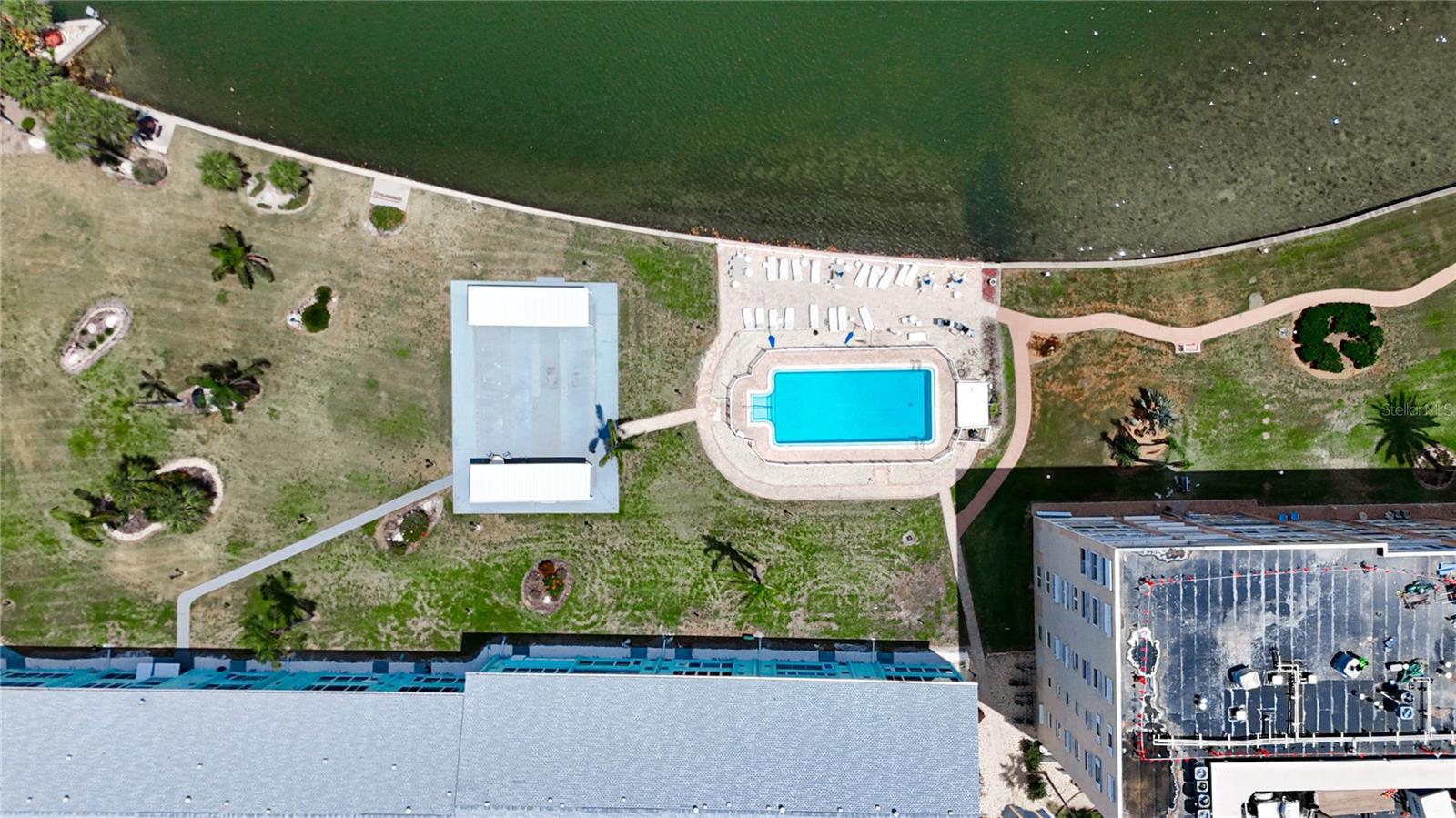 SHORE CREST BLDG - Residential