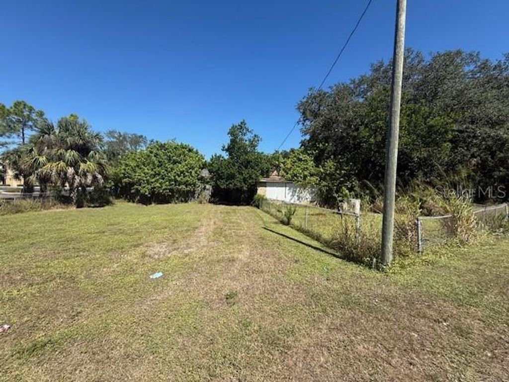 Photo of 5426 39th Street E, Bradenton, FL 34203 (MLS # A4668532)