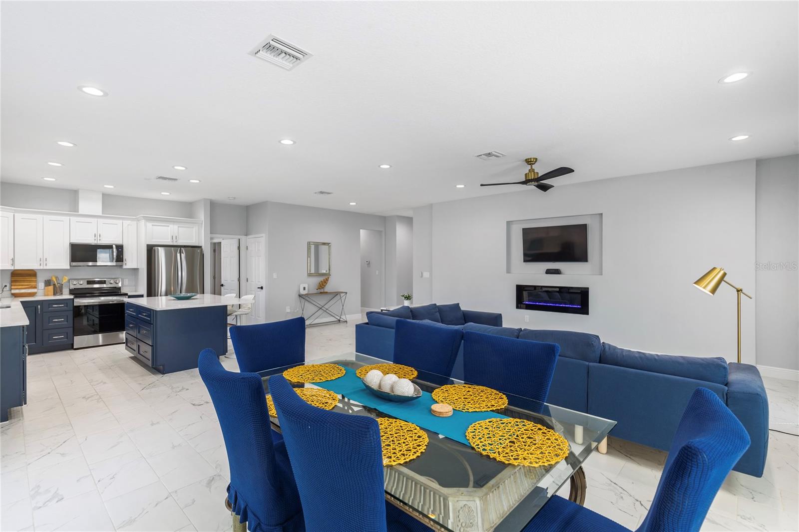 NEW ATHENS CITY - Residential