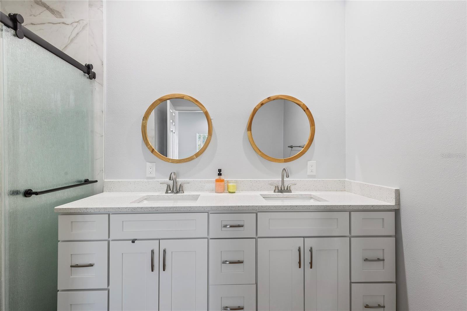 NEW ATHENS CITY - Residential