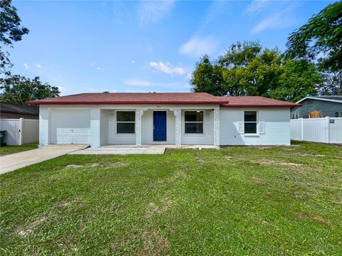 Photo of 1811 Lowry Avenue, Lakeland, FL 33801 (MLS # TB8432859) Photo of 1811 Lowry Avenue, Lakeland, FL 33801 (MLS # TB8432859)