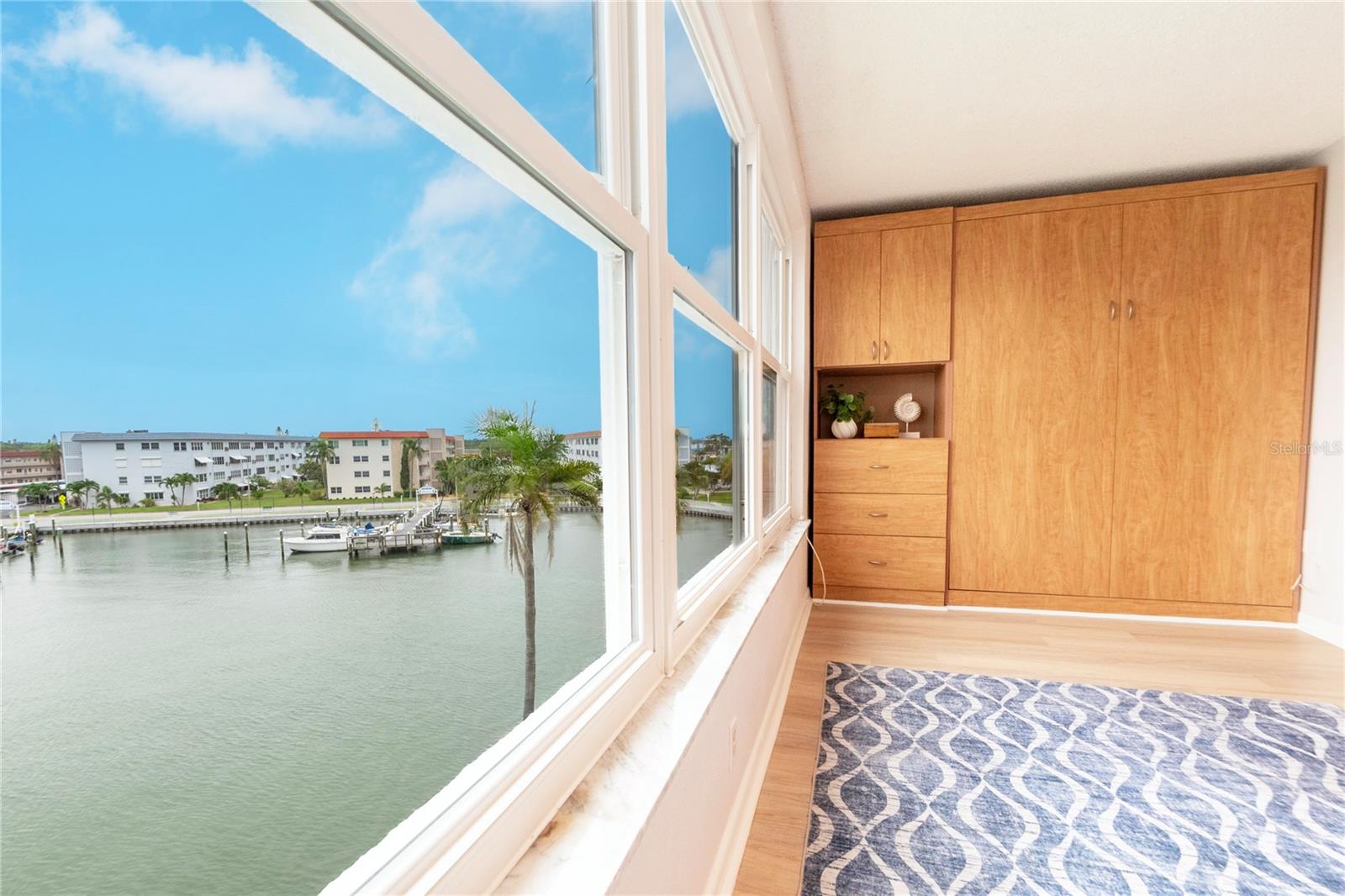 5925 SHORE BOULEVARD S 405