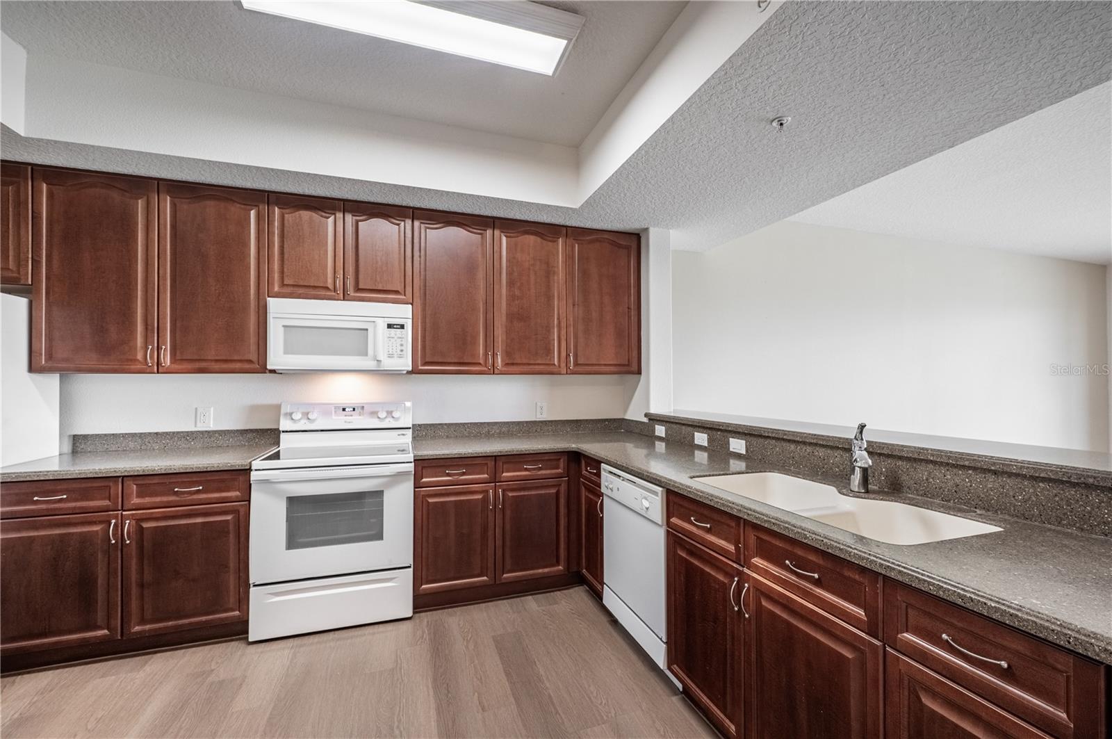 PROMENADE CONDO - Residential Lease