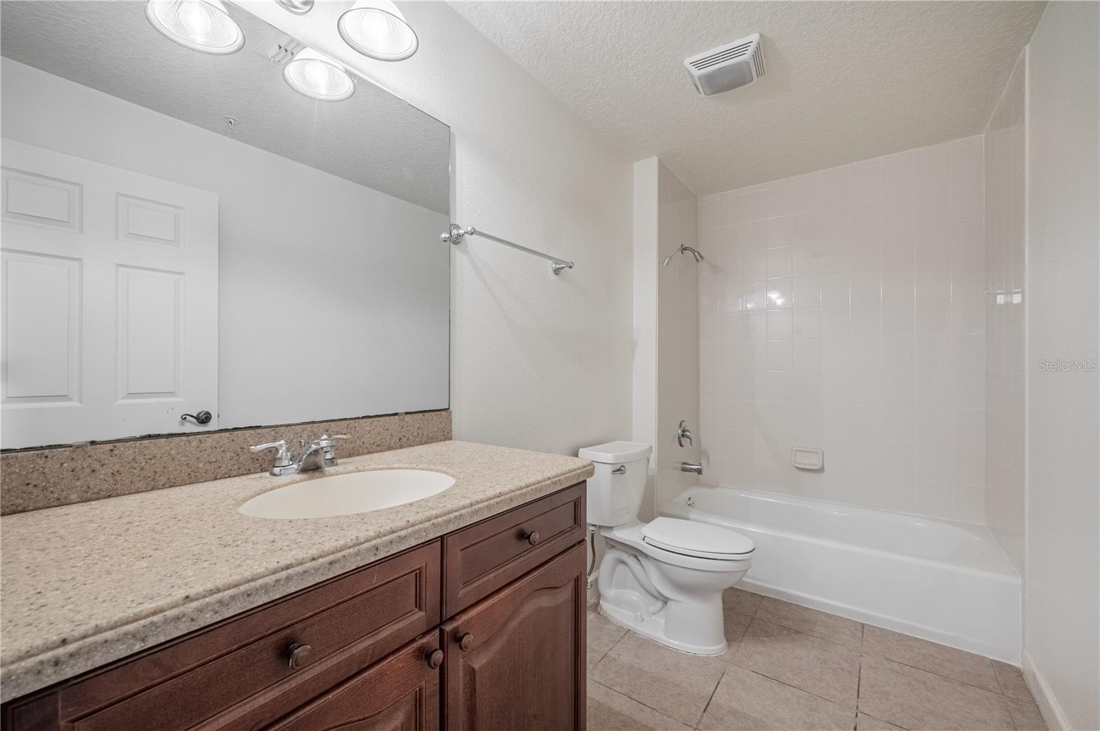 PROMENADE CONDO - Residential Lease