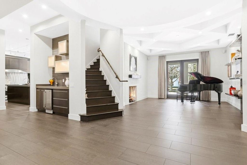 Photo of 2550 Venetian Way, Winter Park, FL 32789 (MLS # O6388219)