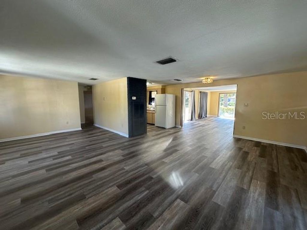 Photo of 803 Tangerine Street, Tavares, FL 32778 (MLS # G5106955)