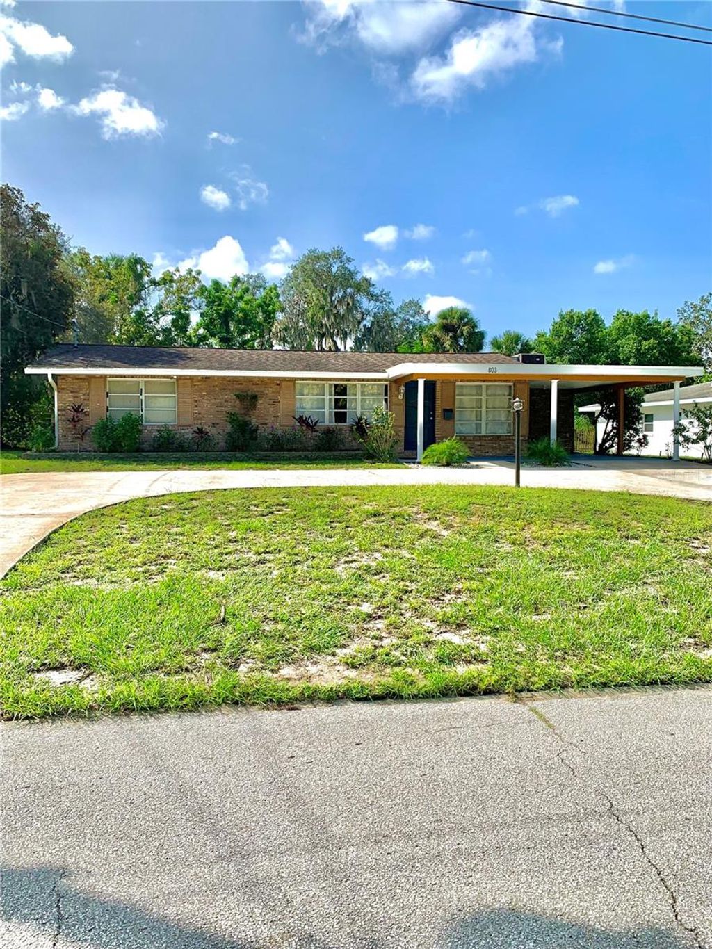 Photo of 803 Tangerine Street, Tavares, FL 32778 (MLS # G5106955)