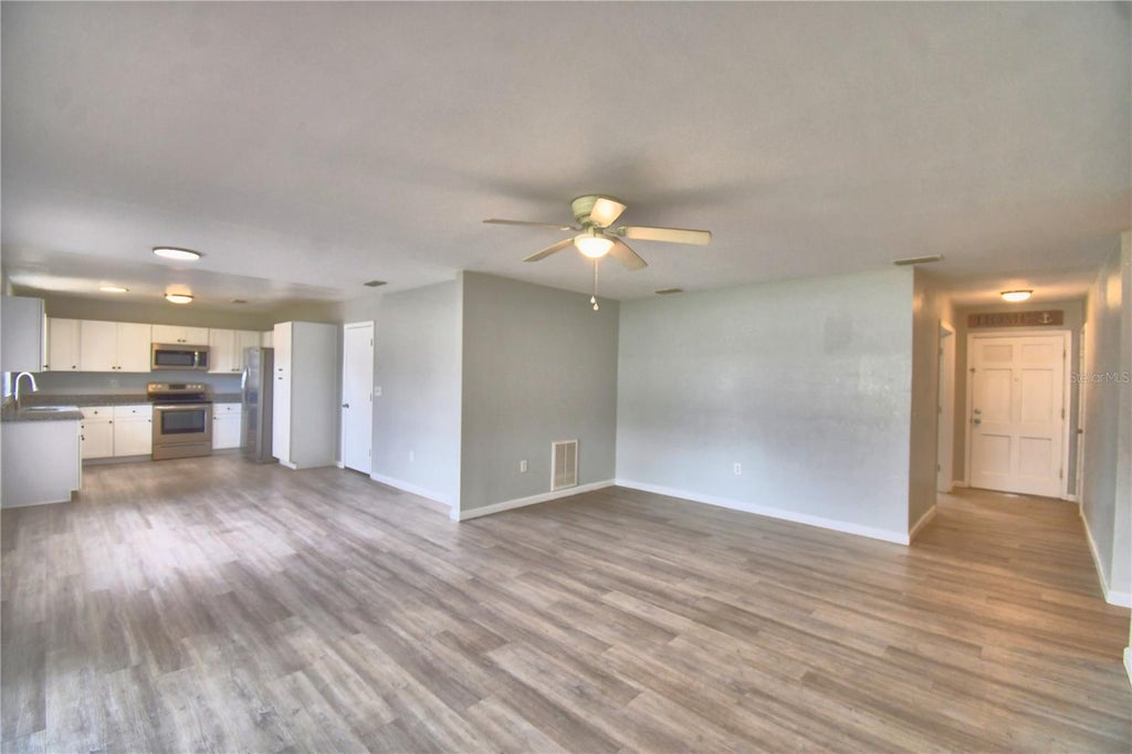 Photo of 105 Byron Place, Winter Haven, FL 33884 (MLS # L4964012)