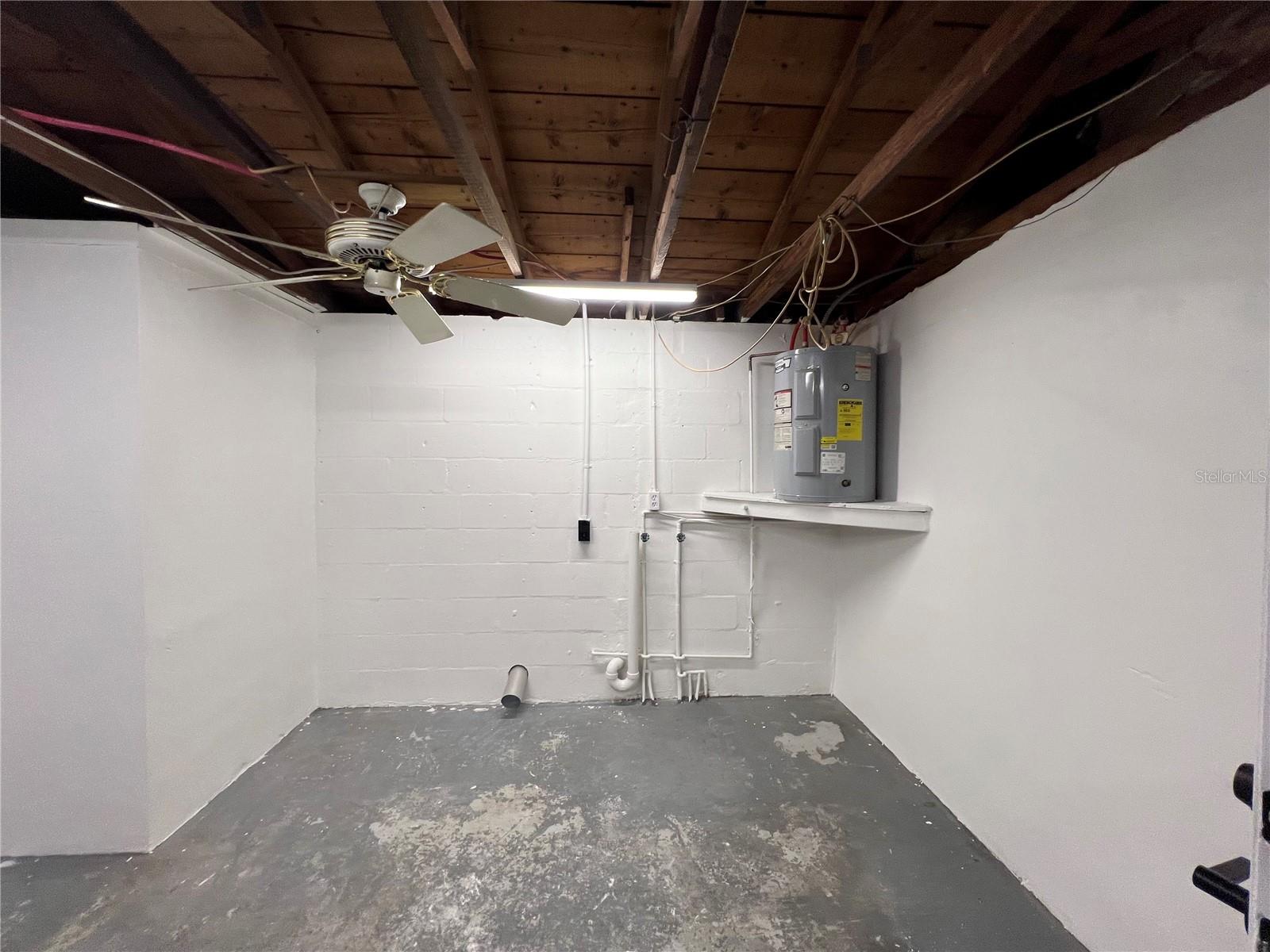 REGENCY PARK - Residential Lease