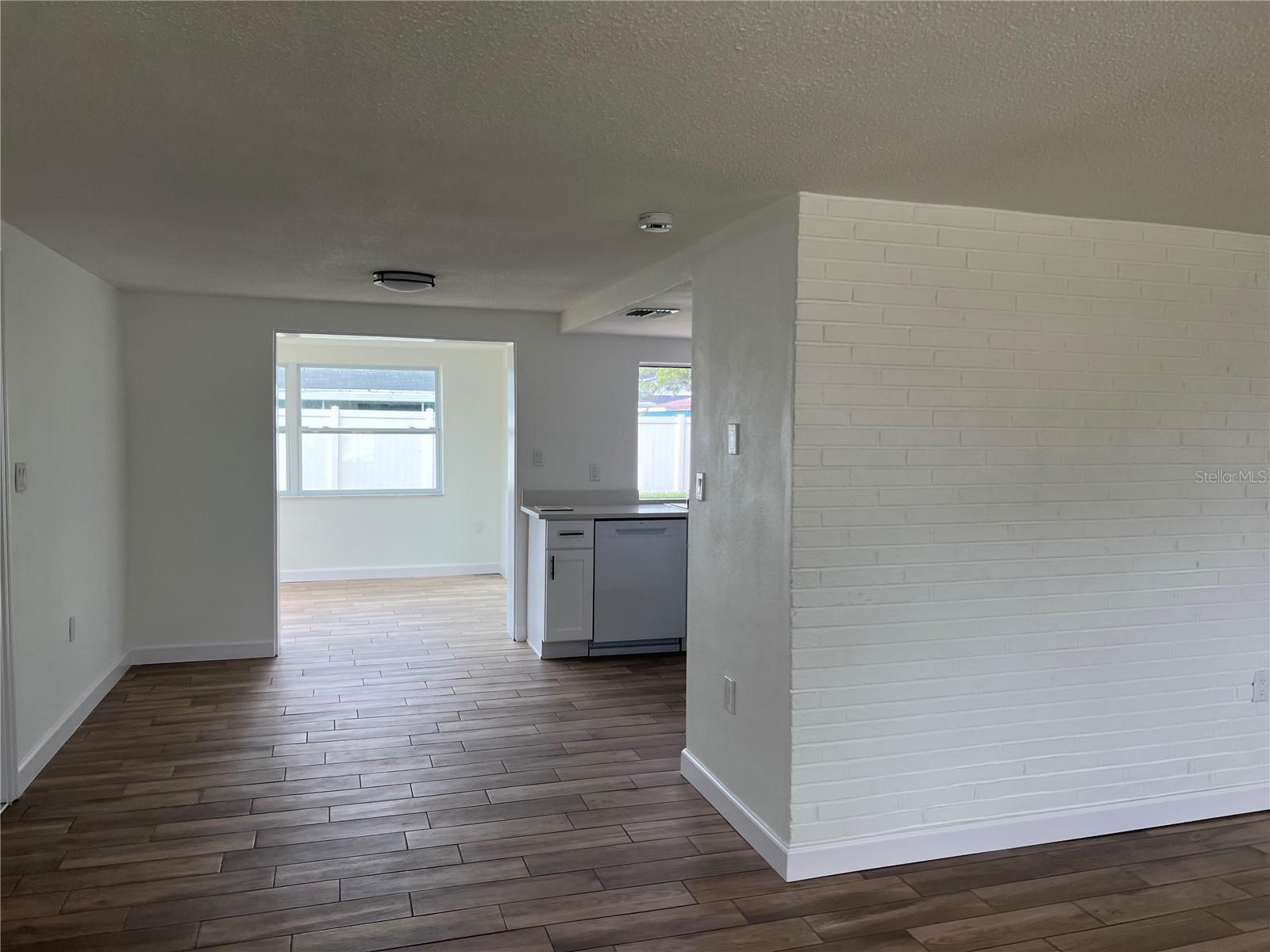 REGENCY PARK - Residential Lease