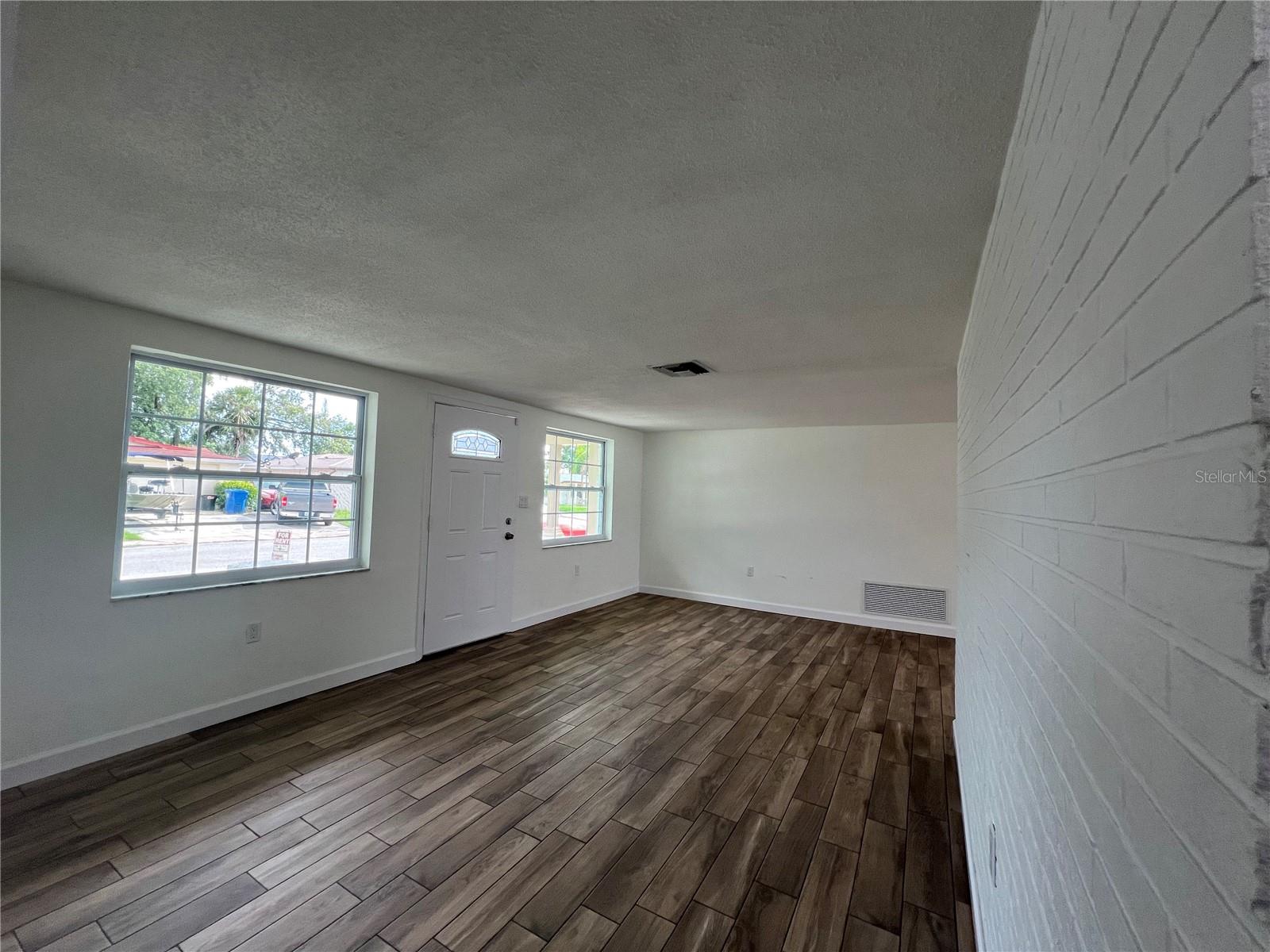 REGENCY PARK - Residential Lease