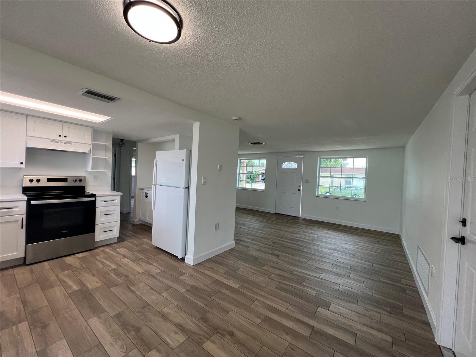 REGENCY PARK - Residential Lease