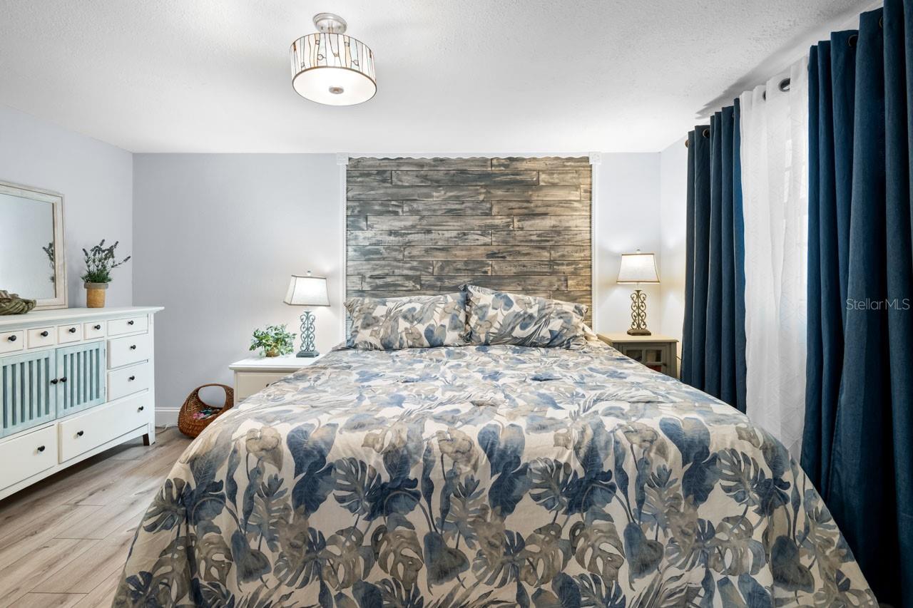 SANDPIPER POINT - Residential