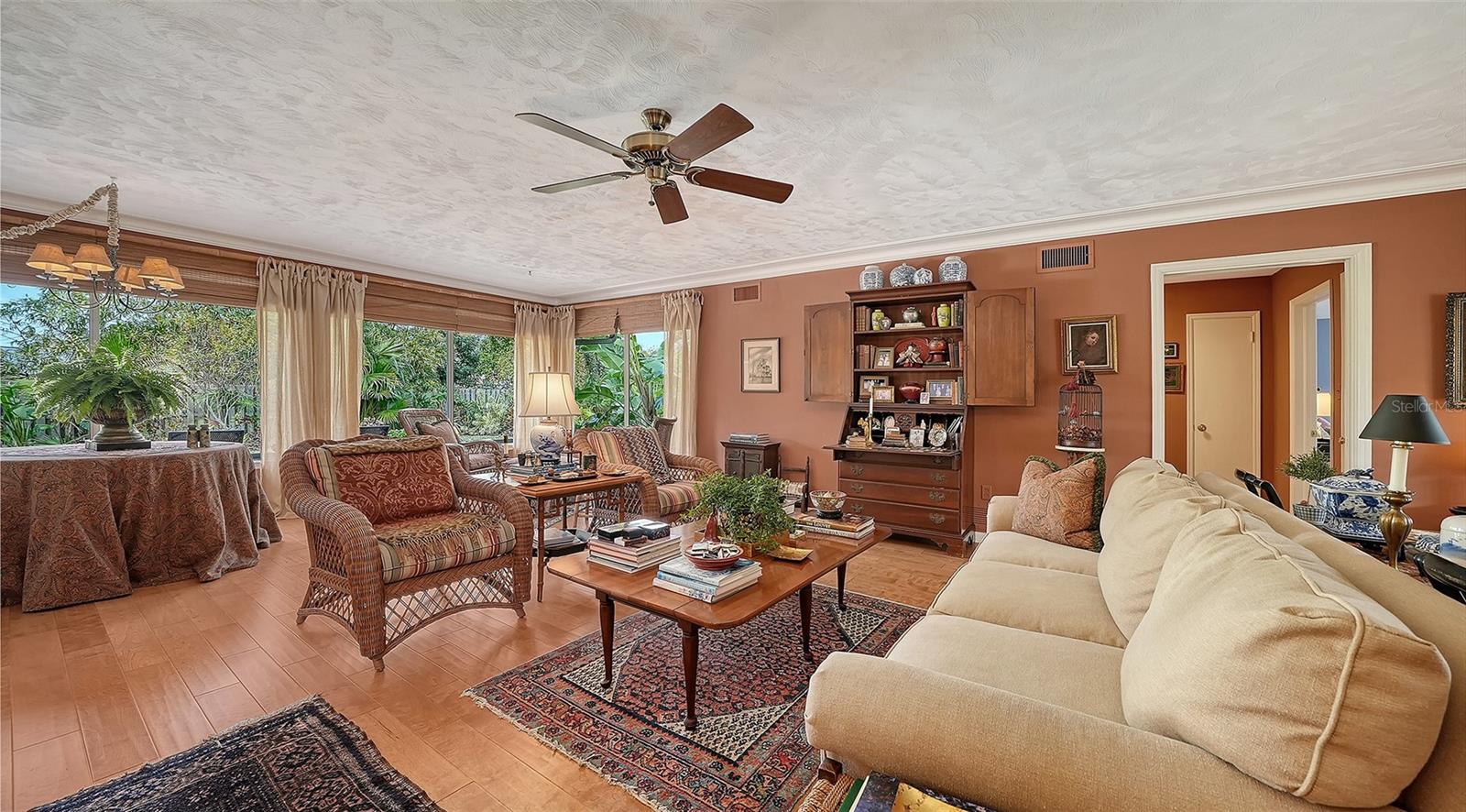 1504 S ORANGE AVENUE