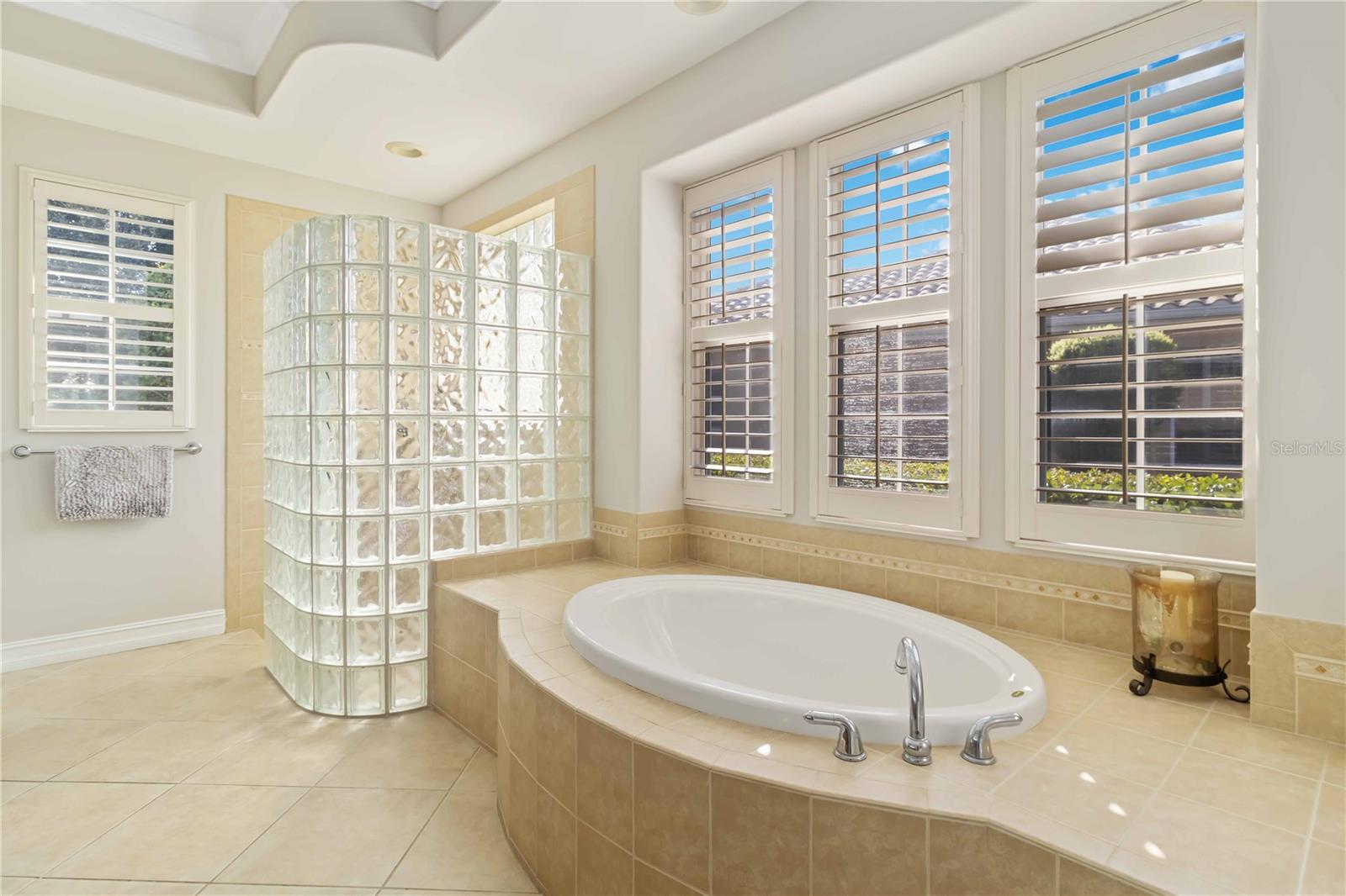 VENETIAN GOLF & RIVER CLUB PHA - Residential