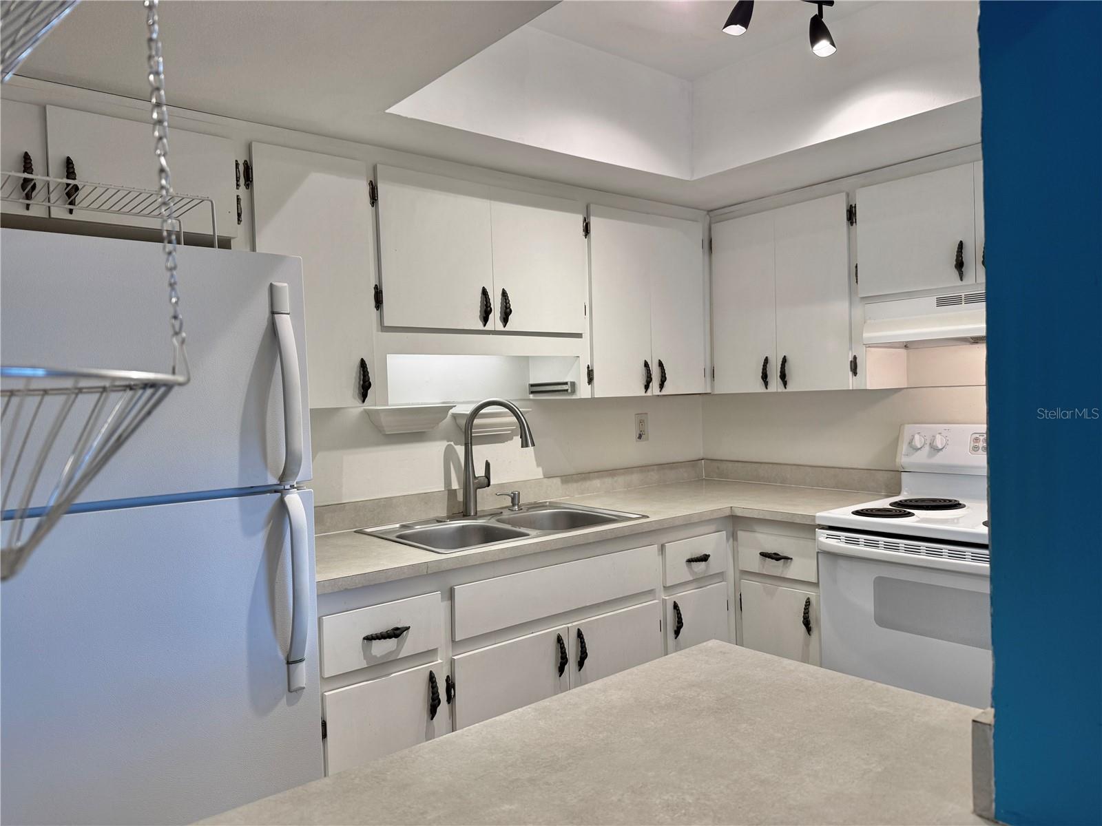 PARKWAY VILLAS - Residential