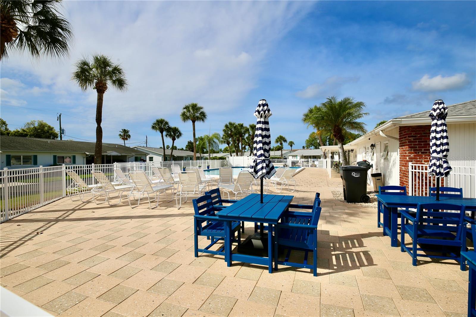 PARKWAY VILLAS - Residential