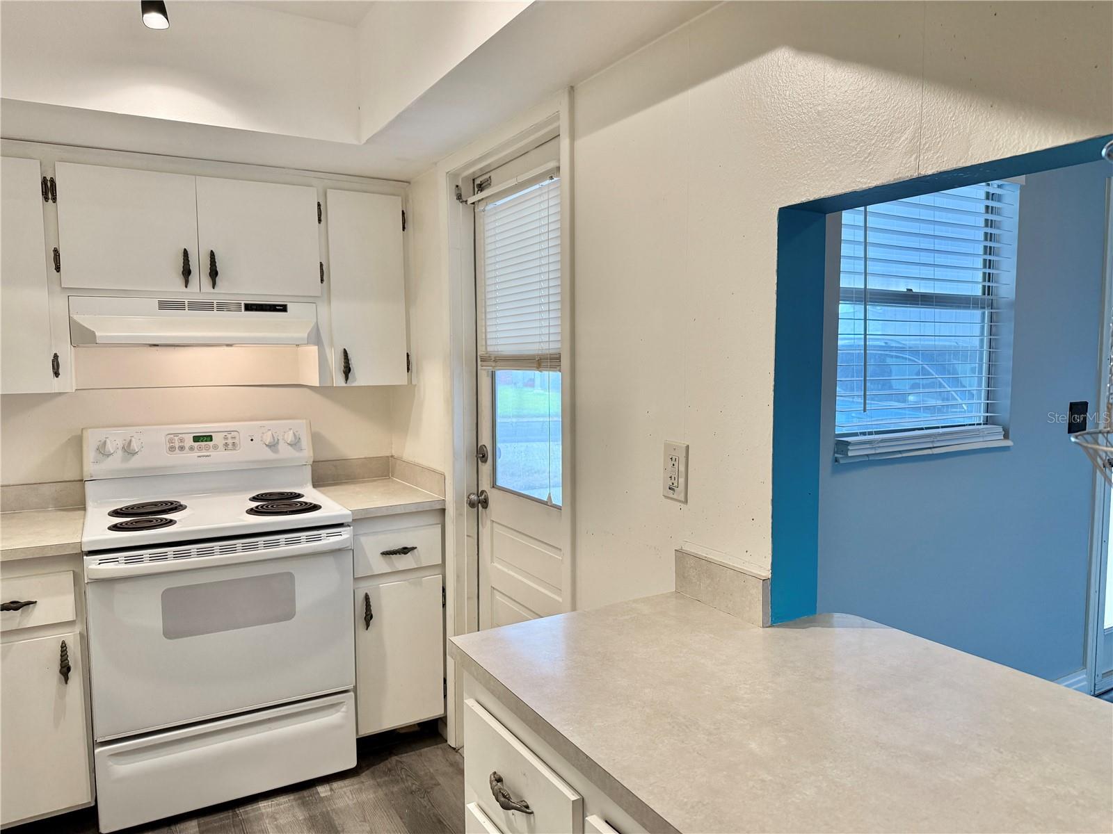 PARKWAY VILLAS - Residential