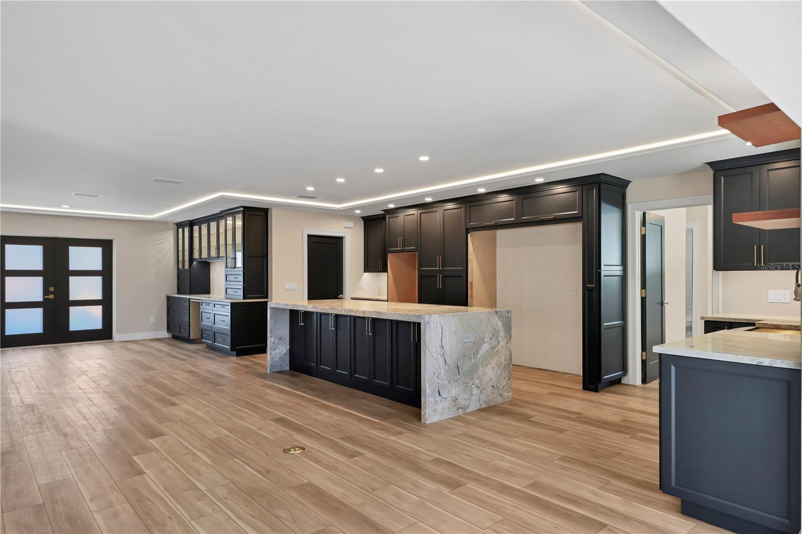 SAN REMO SHORES - Residential