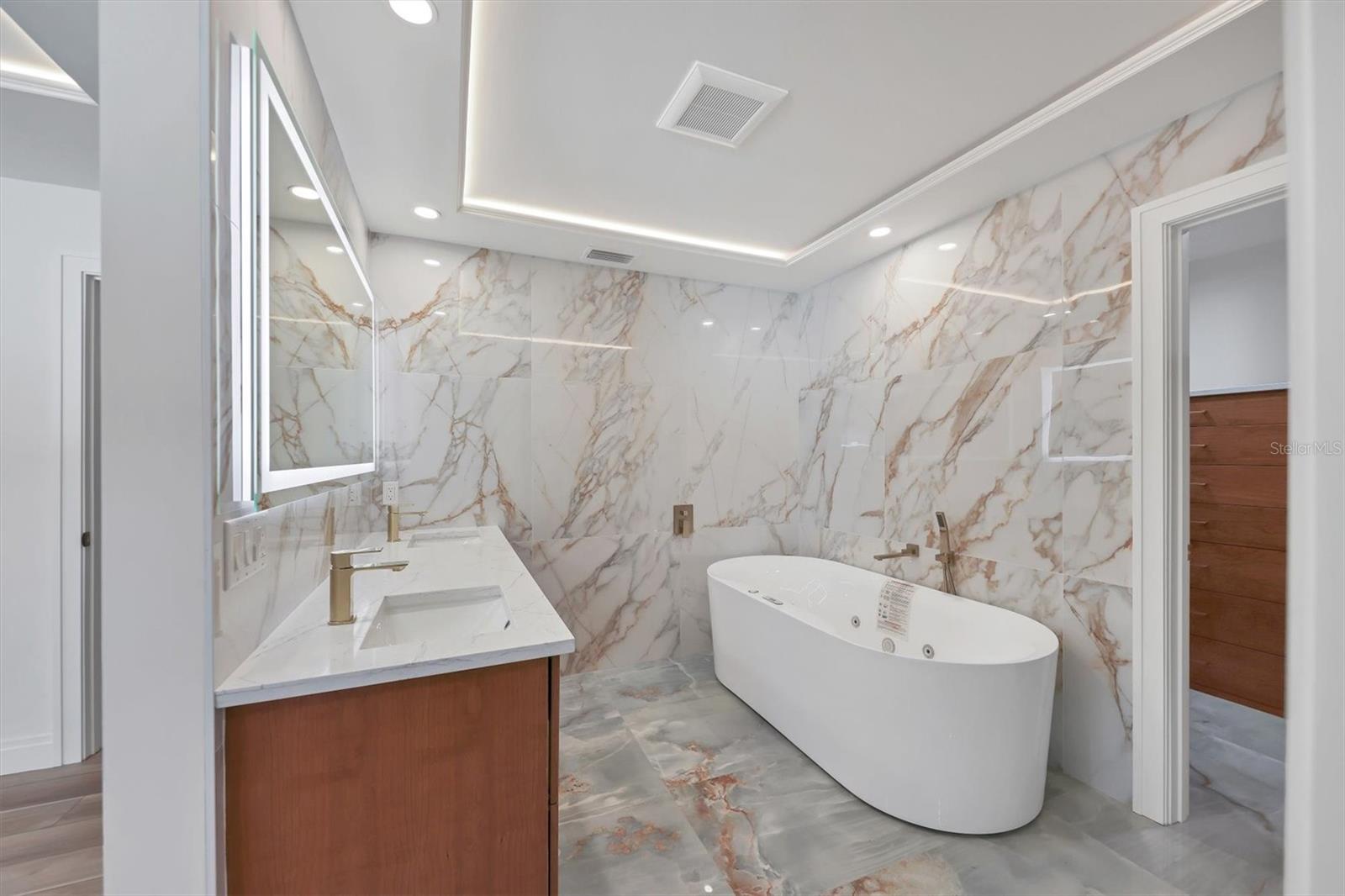 SAN REMO SHORES - Residential