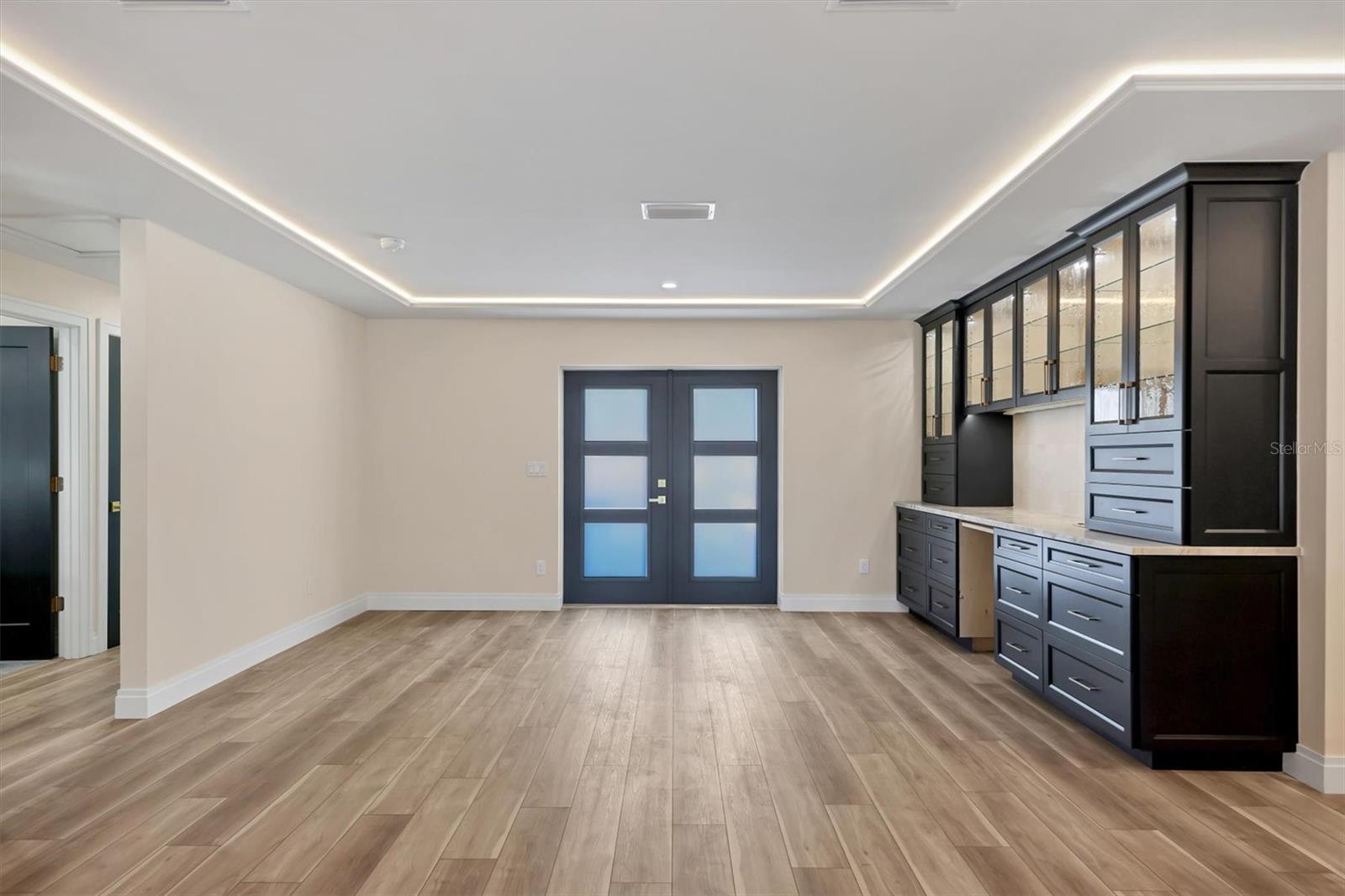 SAN REMO SHORES - Residential