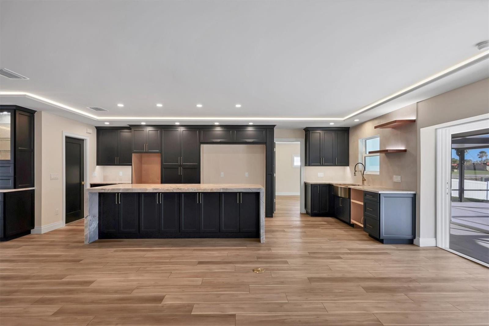 SAN REMO SHORES - Residential