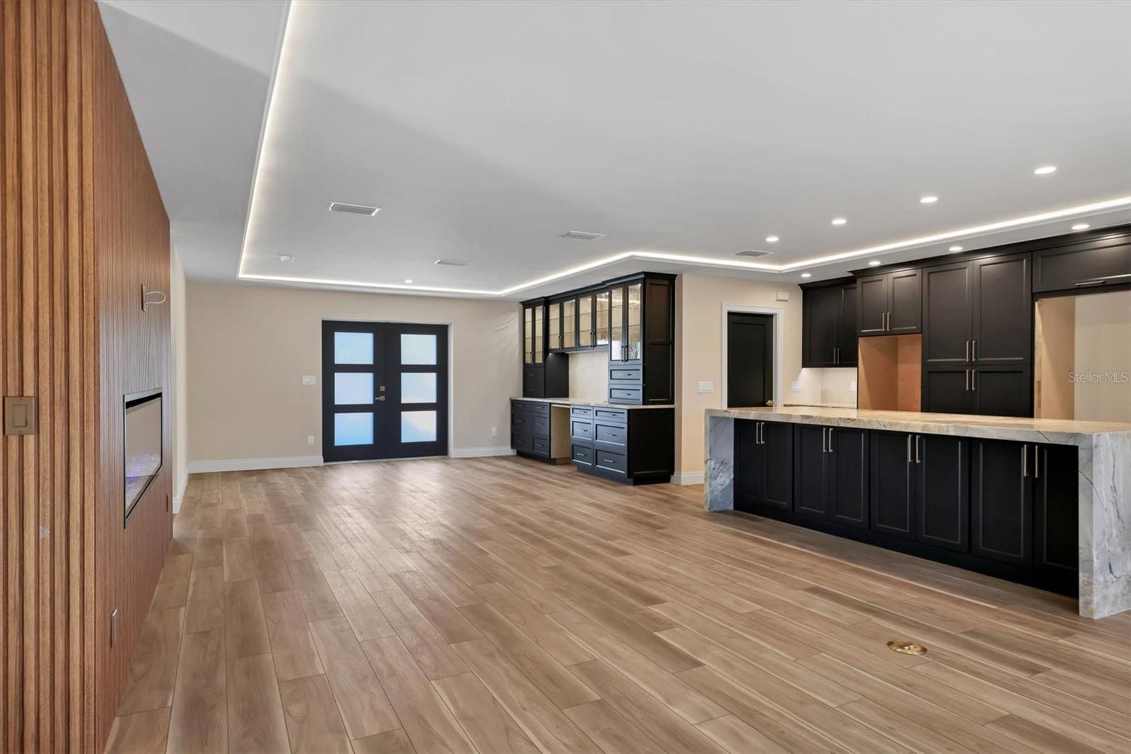 SAN REMO SHORES - Residential