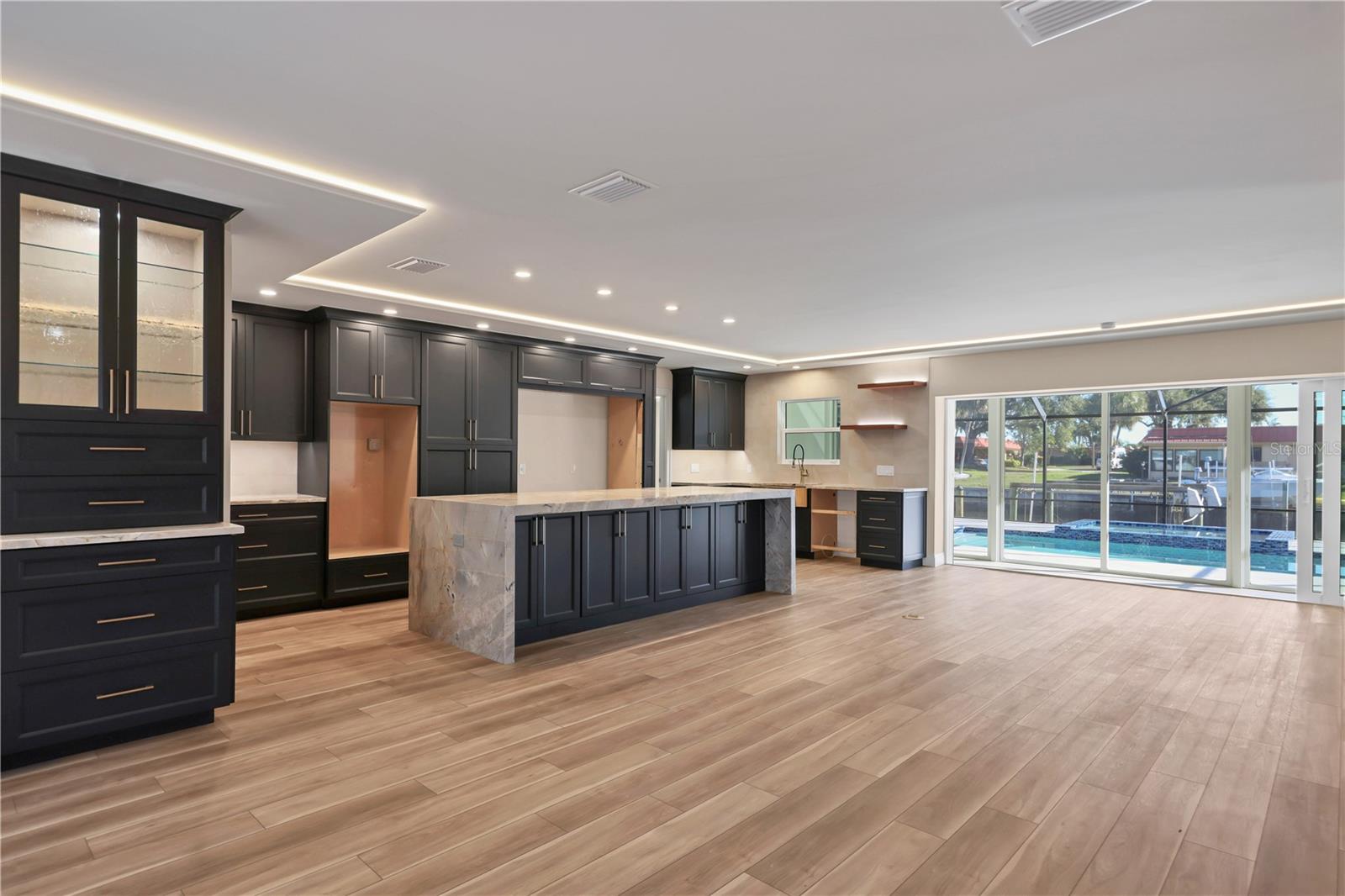 SAN REMO SHORES - Residential