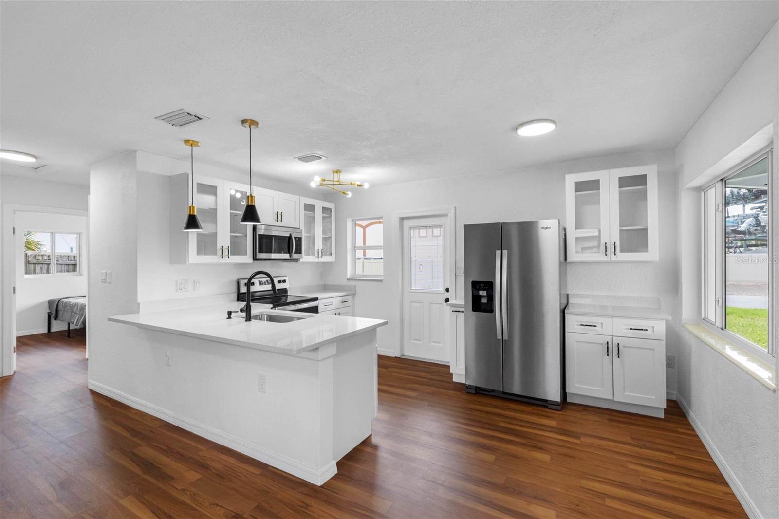 BAYWOOD SHORES - Residential