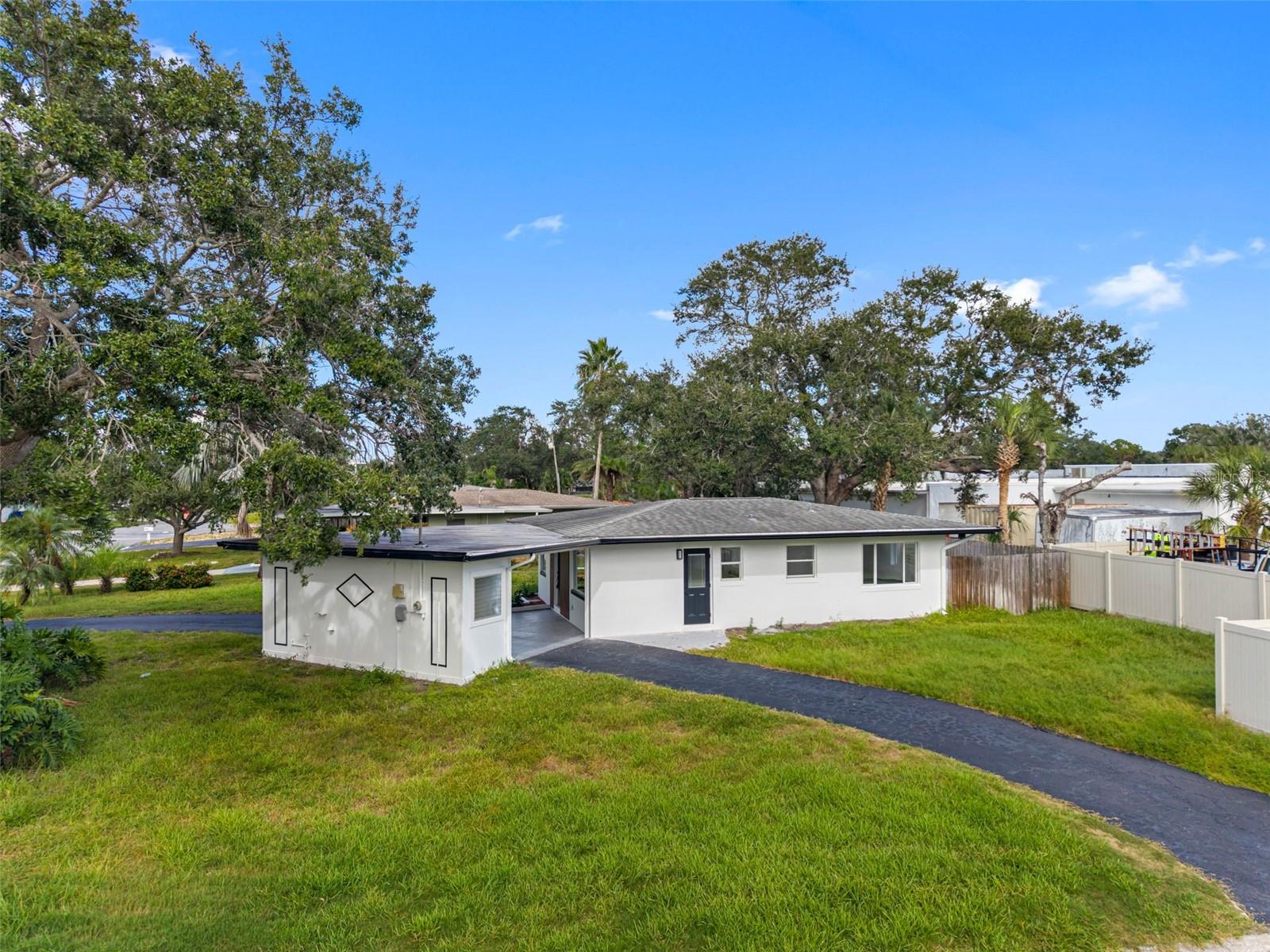BAYWOOD SHORES - Residential