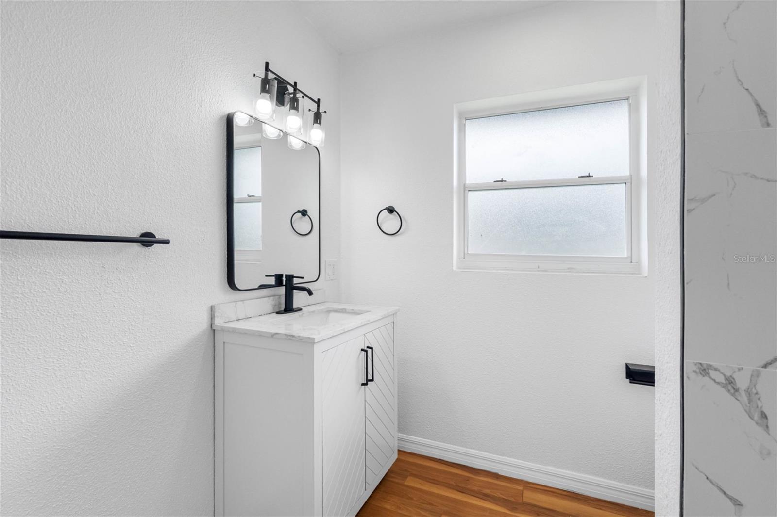 BAYWOOD SHORES - Residential