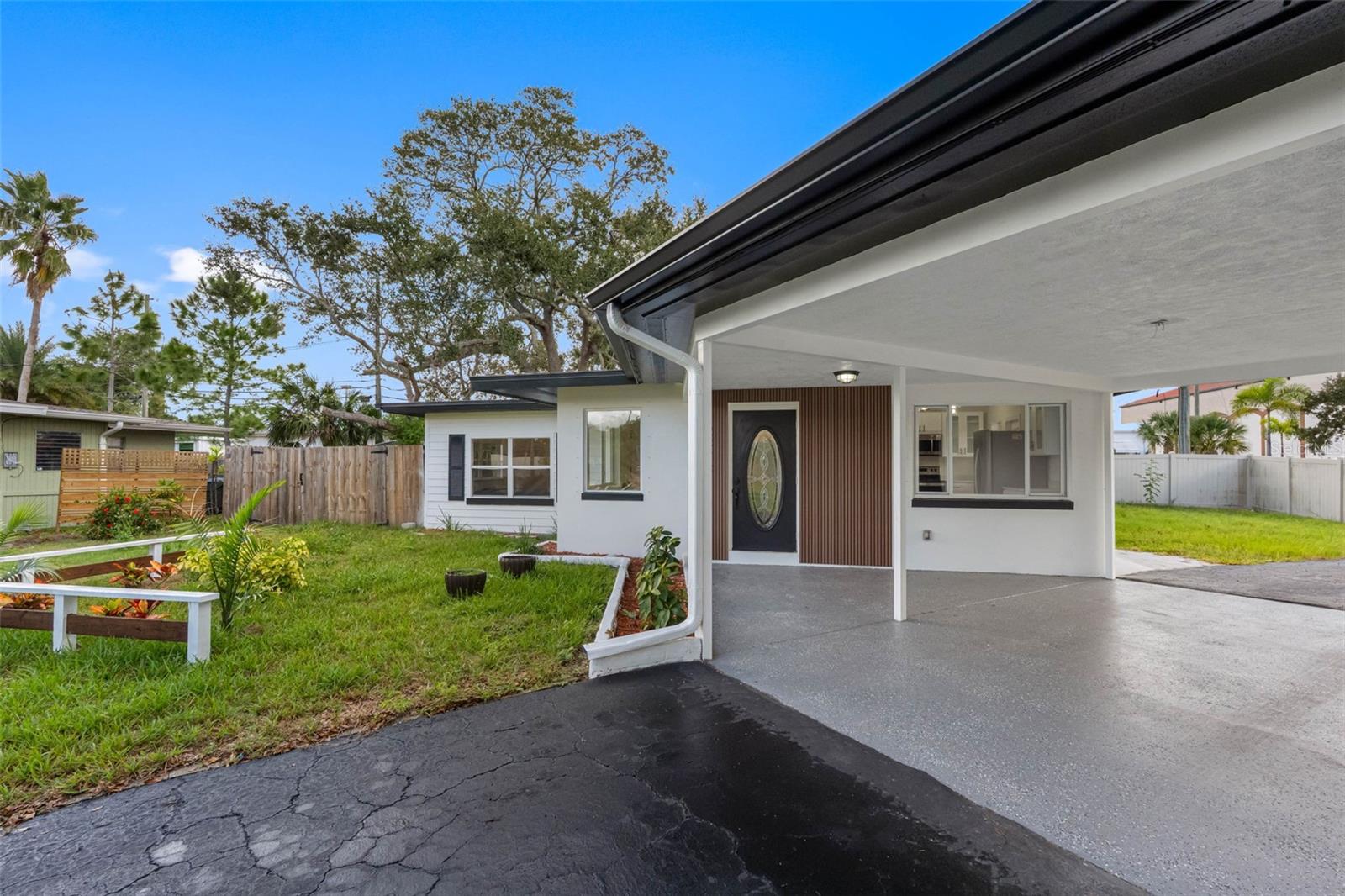 BAYWOOD SHORES - Residential