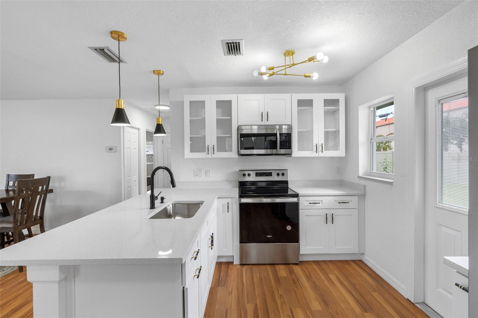 BAYWOOD SHORES - Residential