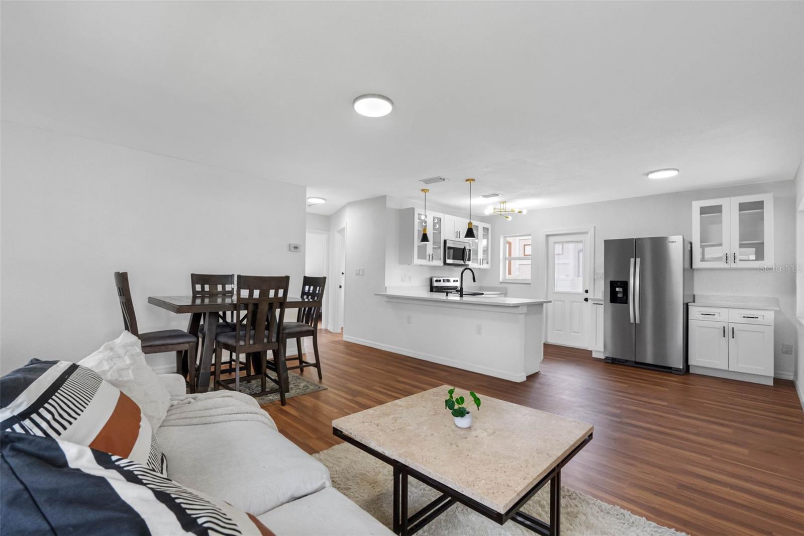 BAYWOOD SHORES - Residential