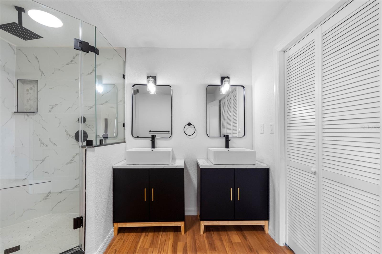 BAYWOOD SHORES - Residential