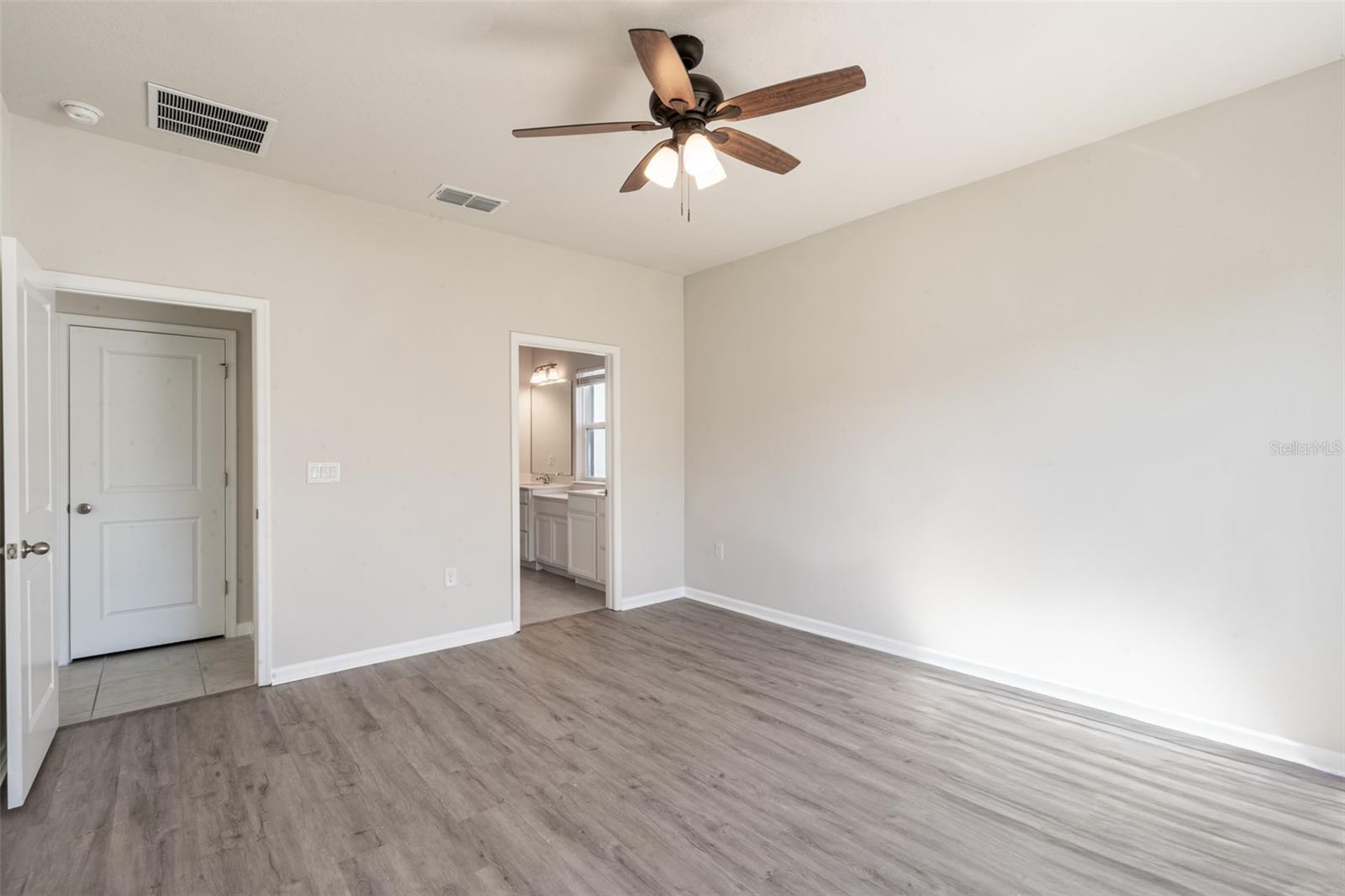 DORA LANDINGS - Residential