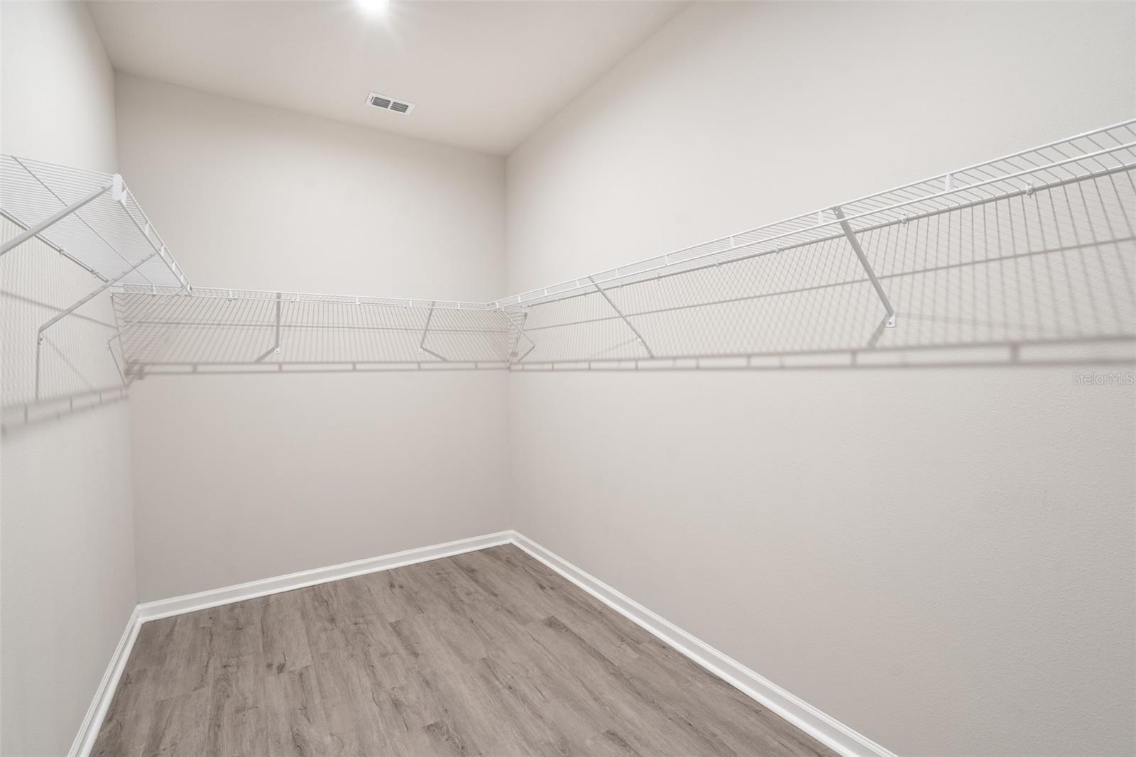 DORA LANDINGS - Residential