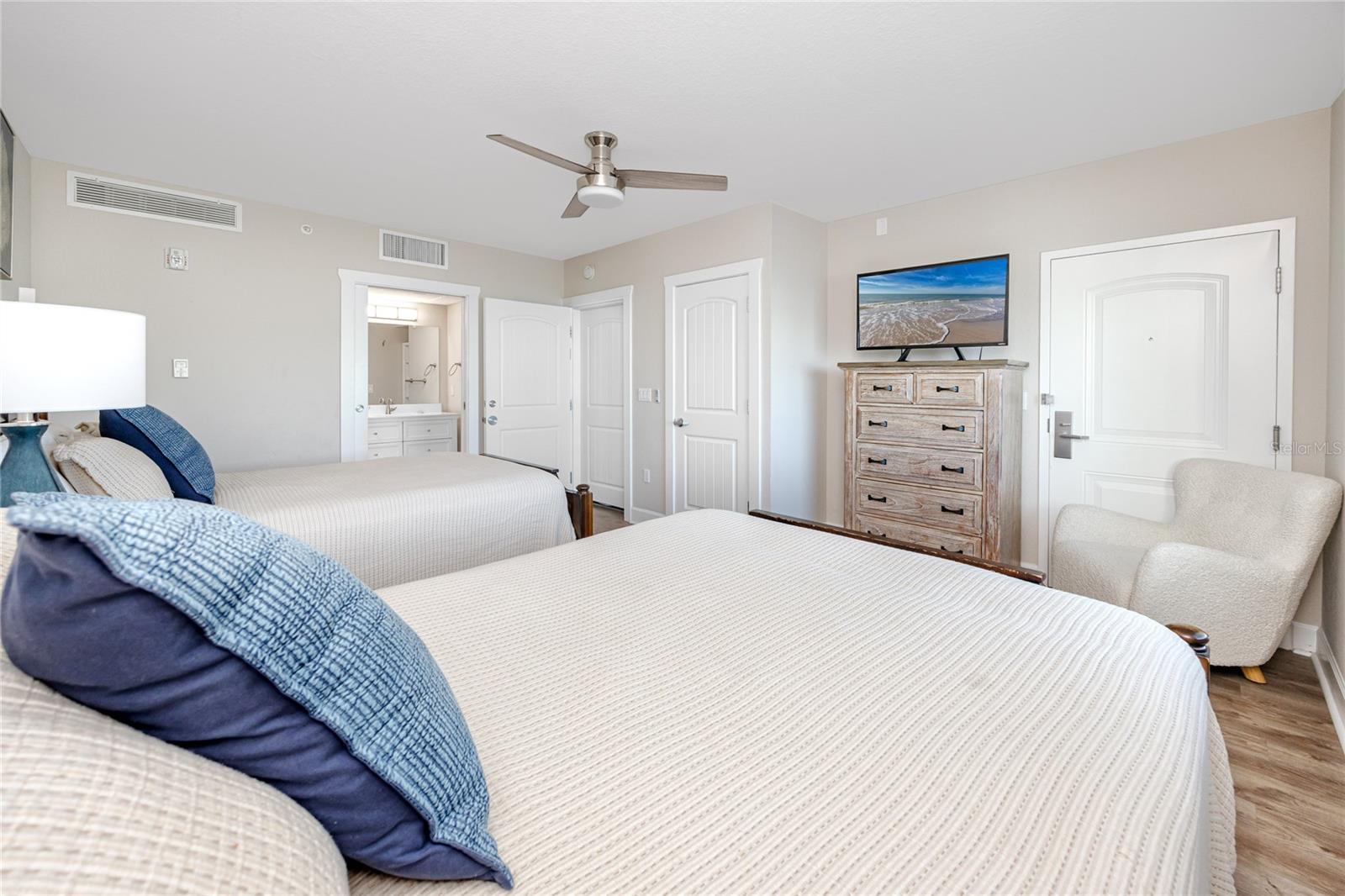 HARBOURSIDE AT MARKER 33 VACATION CONDO - Residential