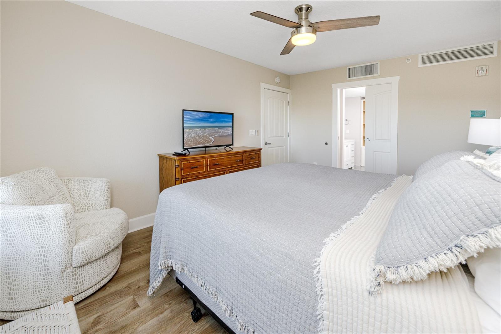 HARBOURSIDE AT MARKER 33 VACATION CONDO - Residential