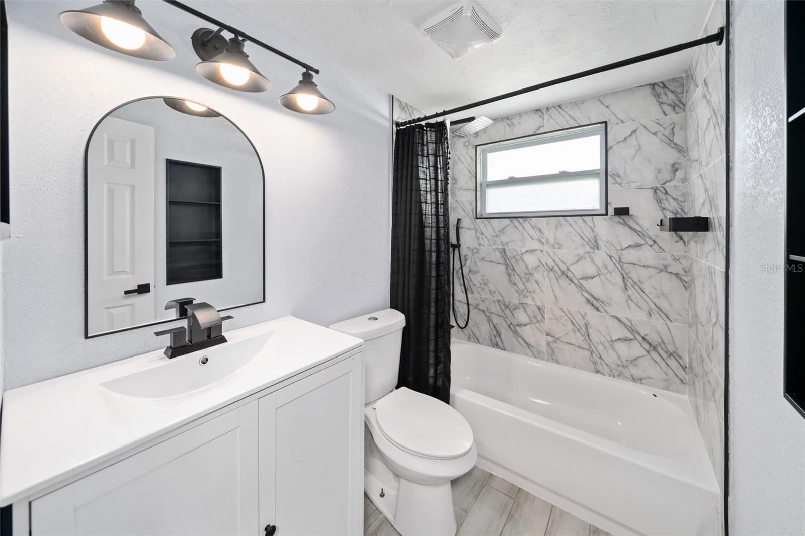 TAHITIAN HOMES - Residential