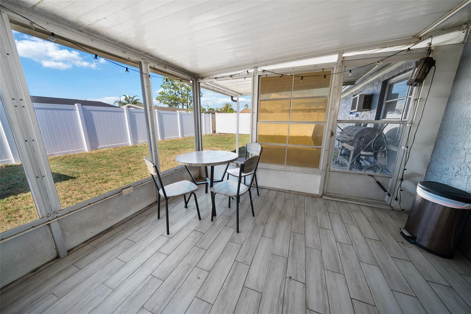 TAHITIAN HOMES - Residential