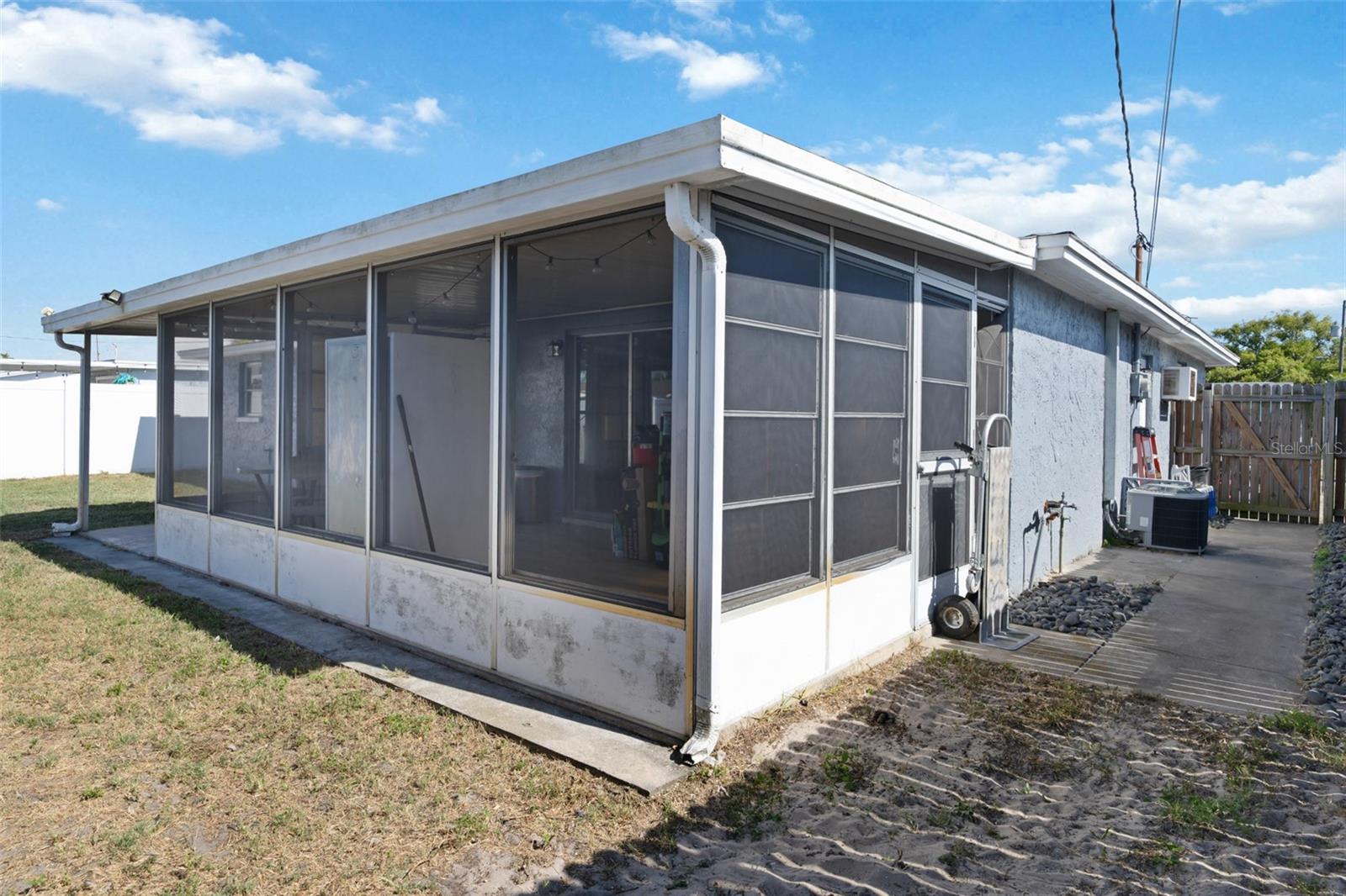 TAHITIAN HOMES - Residential