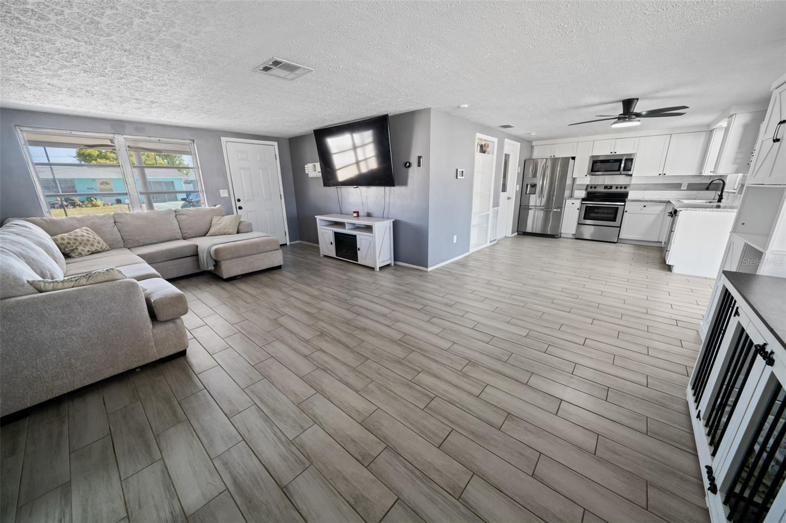 3811 CEDARWOOD DRIVE