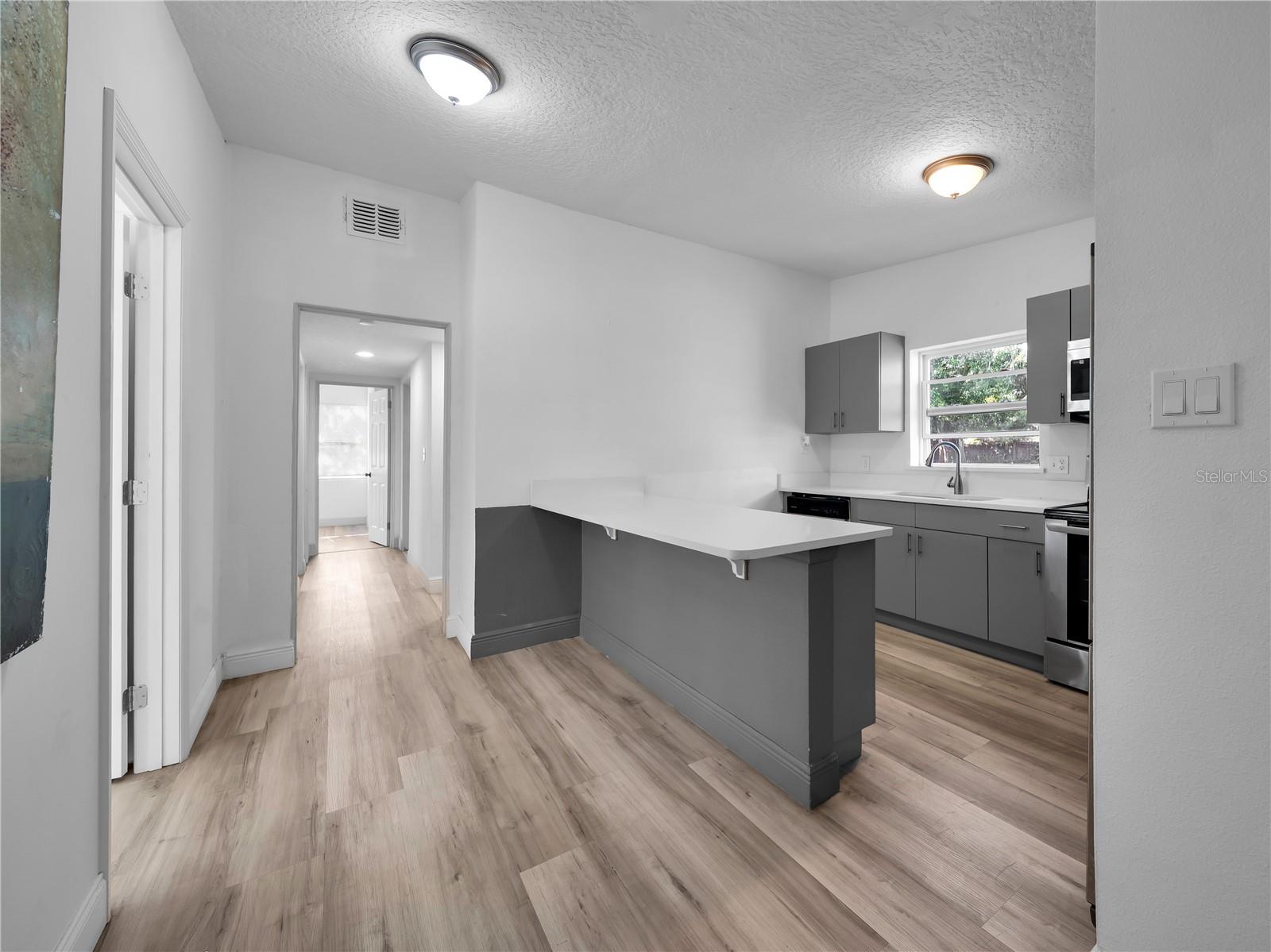 AZALEA PARK SEC 03 - Residential Lease