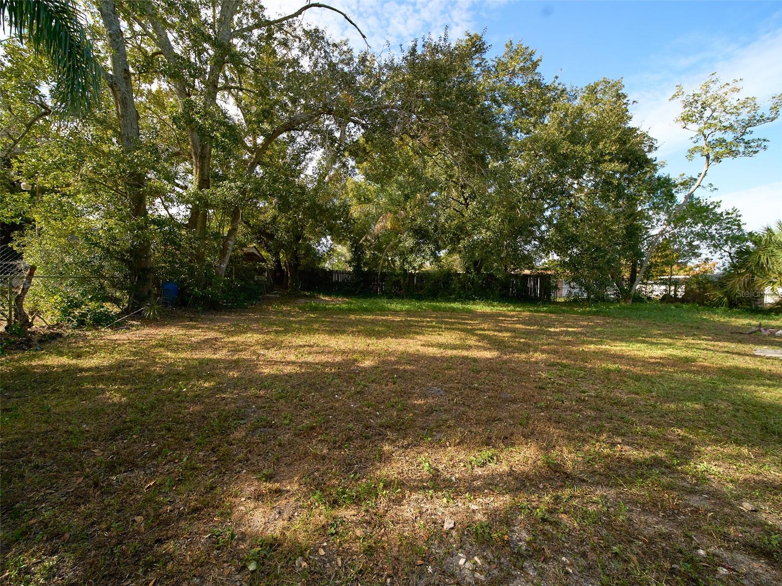 AZALEA PARK SEC 03 - Residential Lease