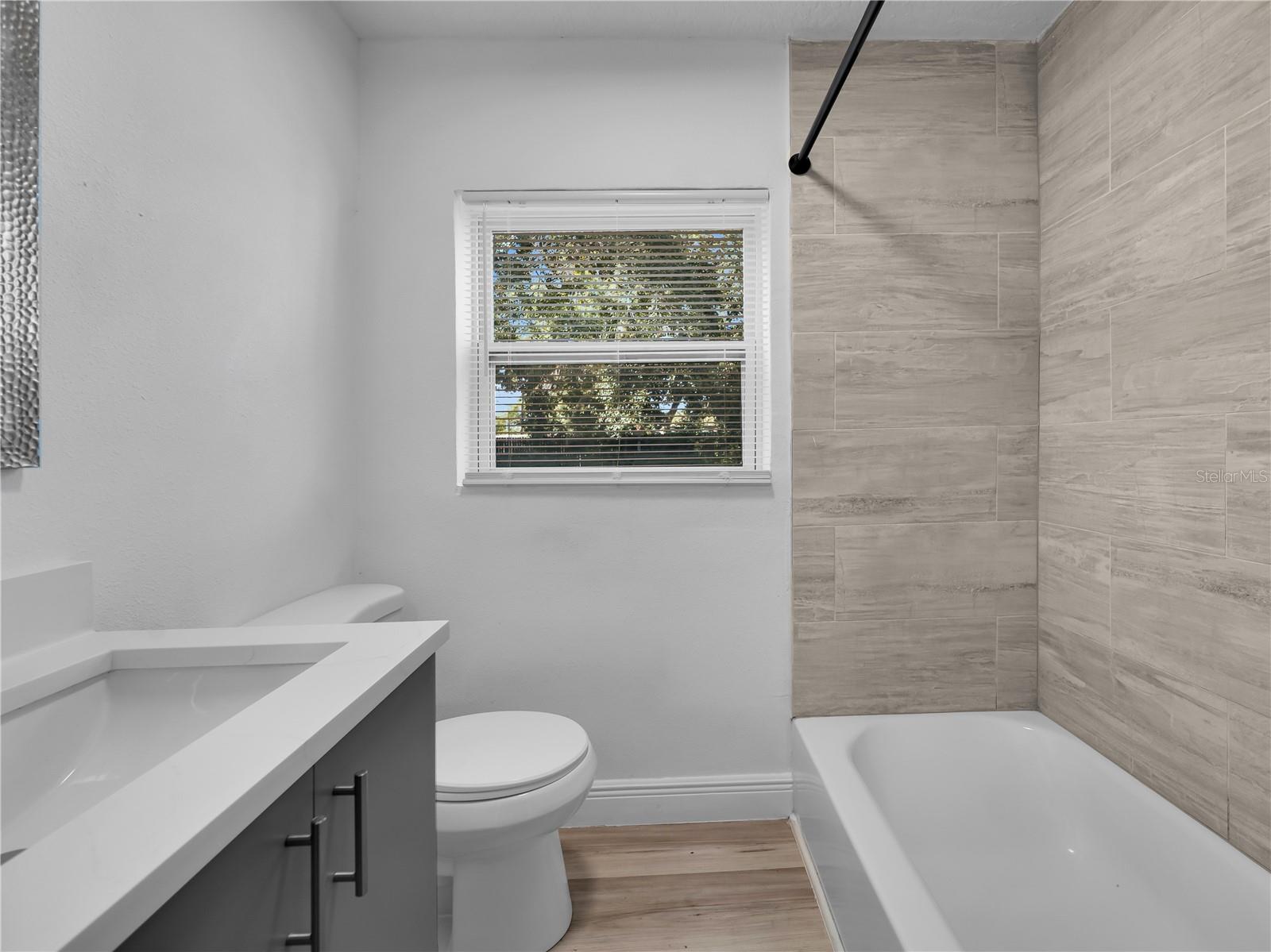 AZALEA PARK SEC 03 - Residential Lease