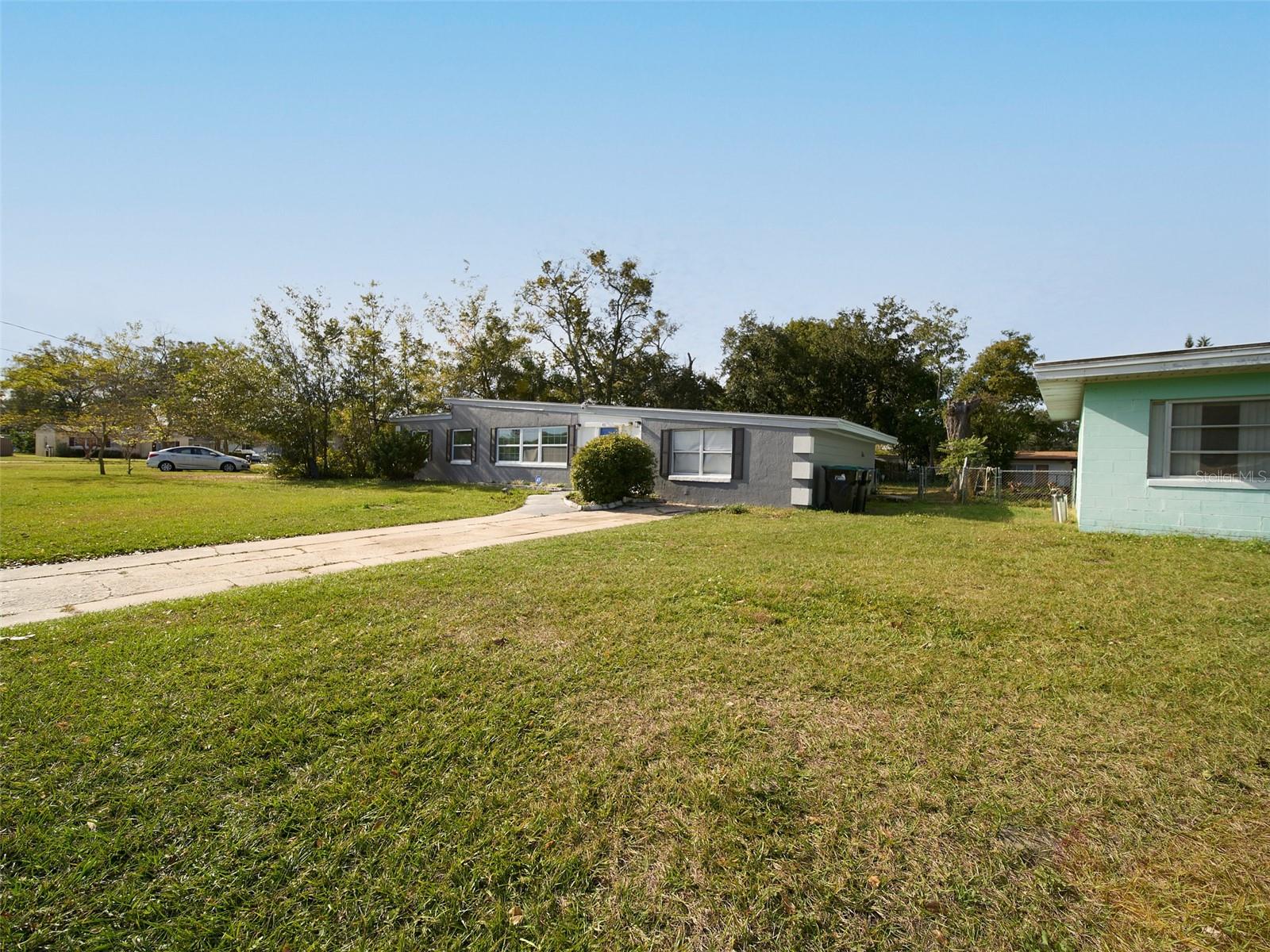 AZALEA PARK SEC 03 - Residential Lease