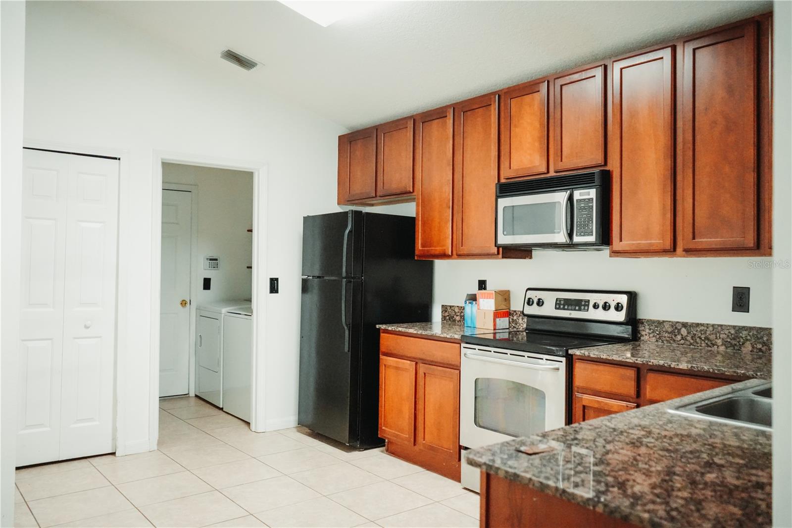 CONCORD STATION PH 01 UNITS C D E & F - Residential