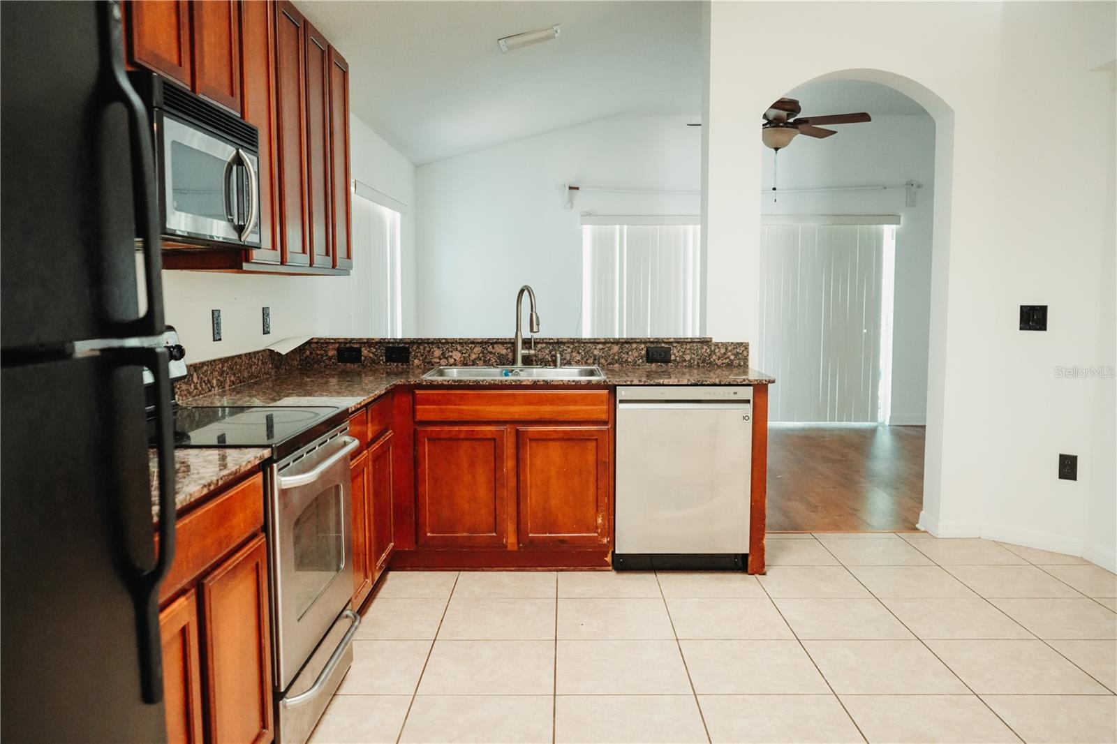 CONCORD STATION PH 01 UNITS C D E & F - Residential