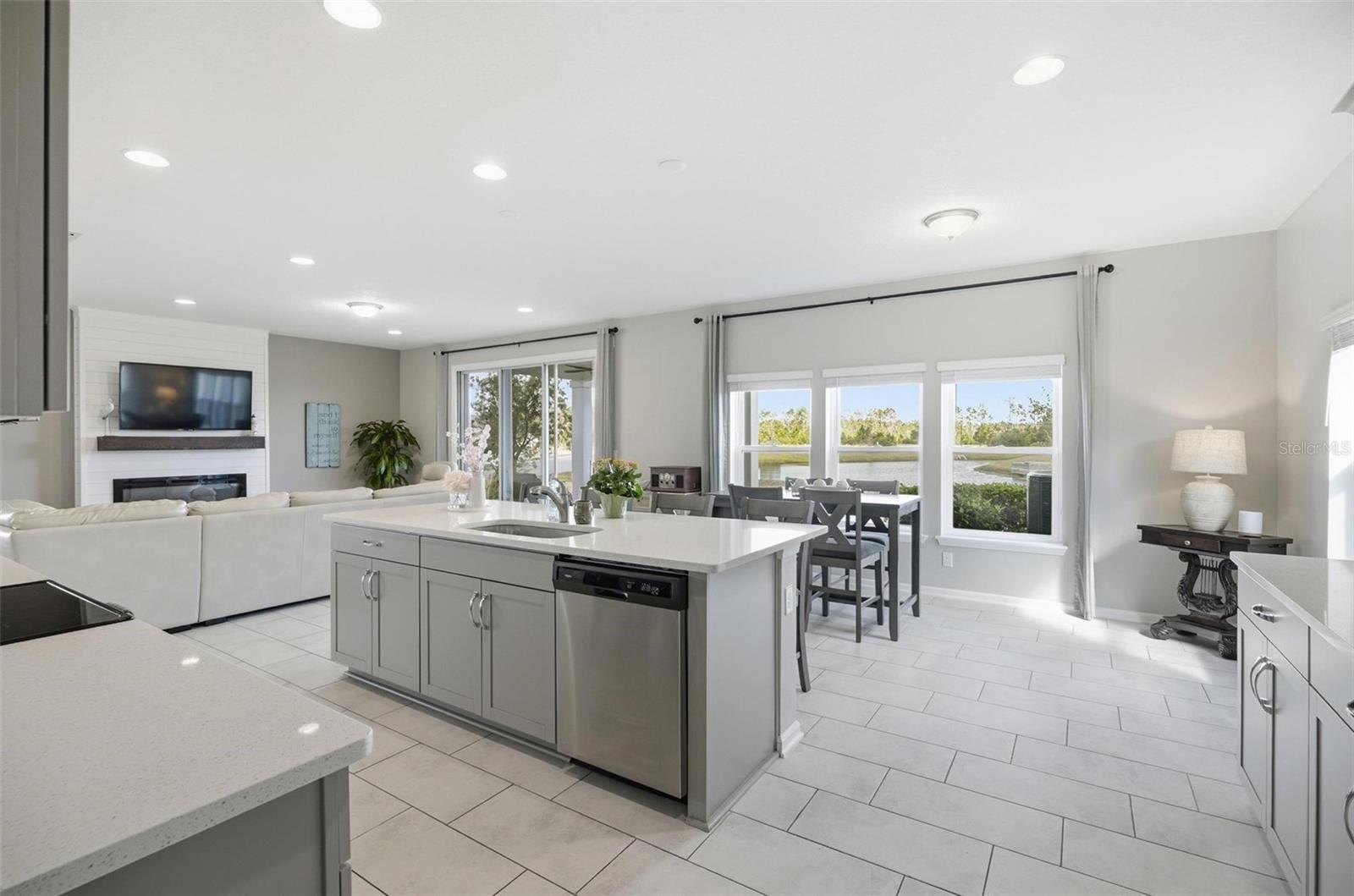 GRAND LNDGS PH 4 - Residential